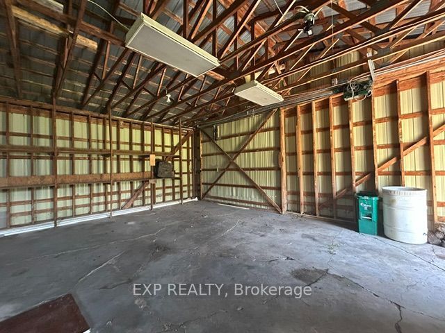 9327 Cooper Hill Road Property Photo 33