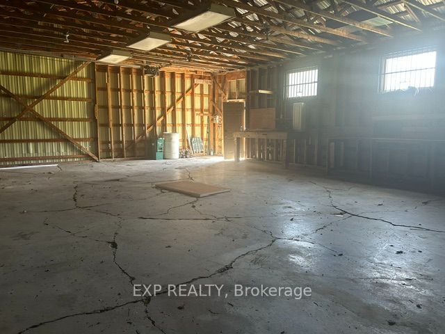 9327 Cooper Hill Road Property Photo 35