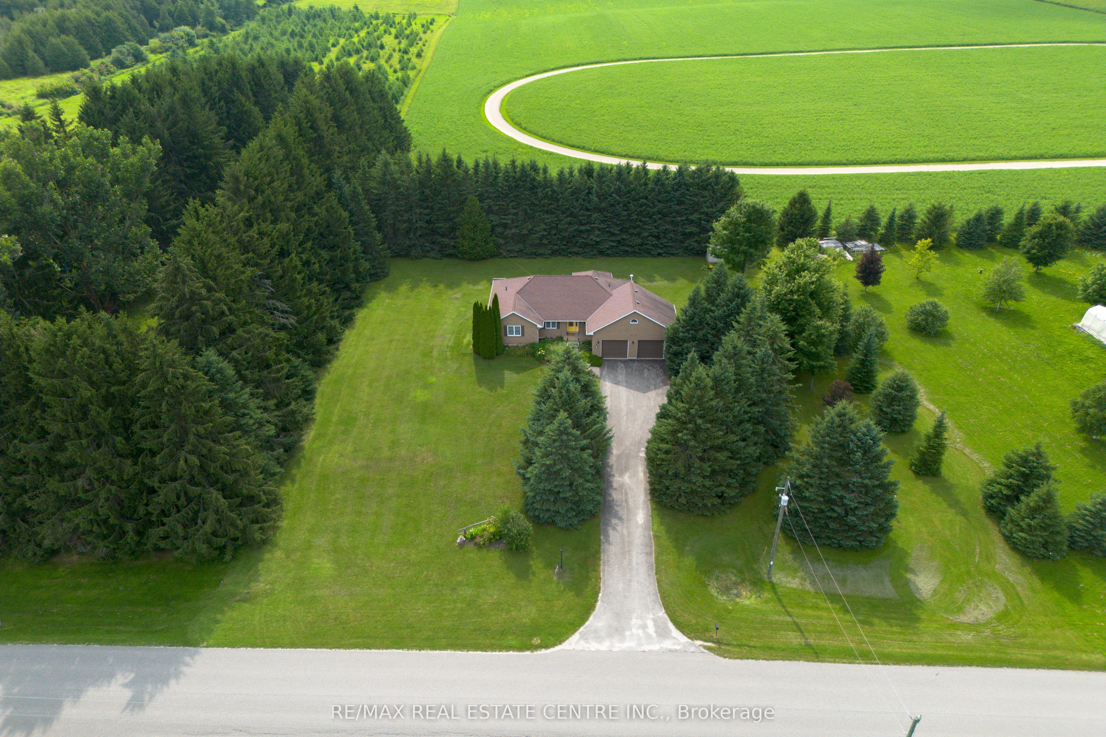 476210 3rd Line Property Photo 1