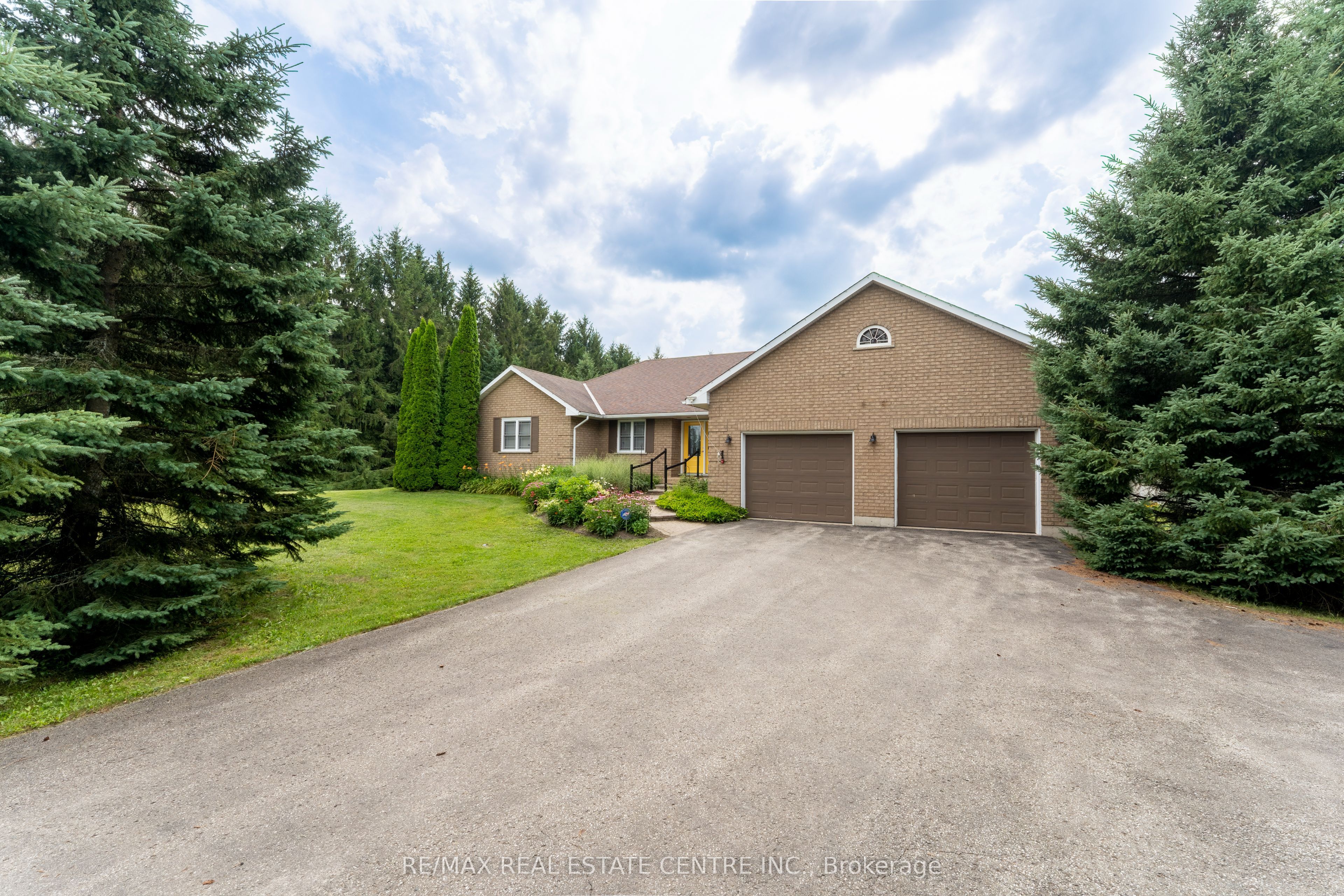 476210 3rd Line Property Photo 6