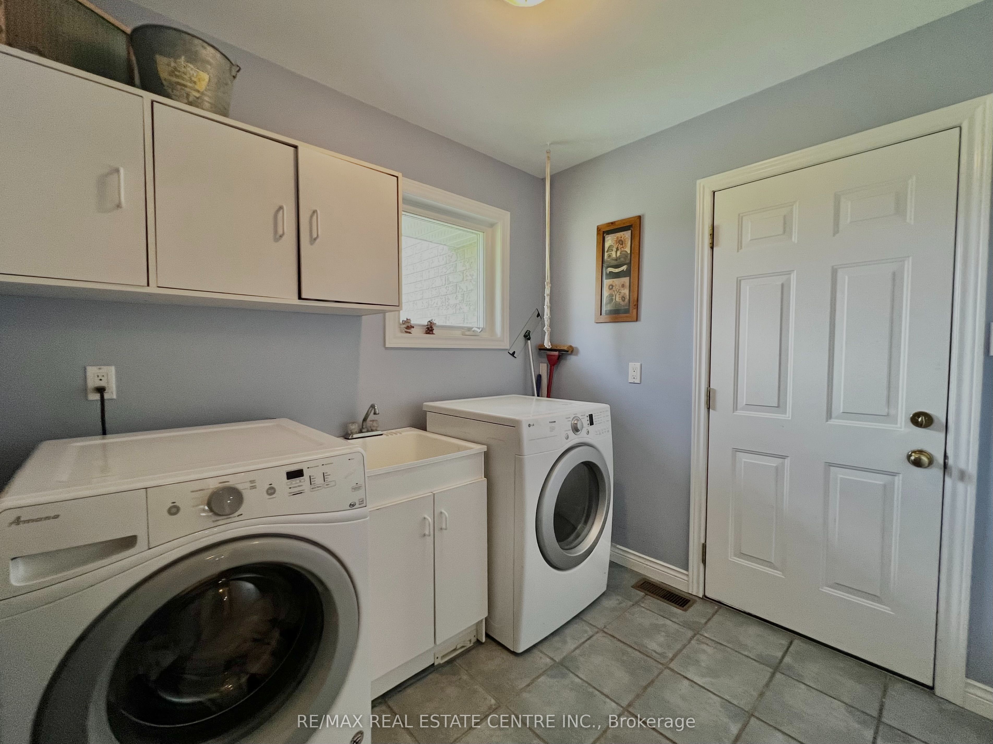 476210 3rd Line Property Photo 19