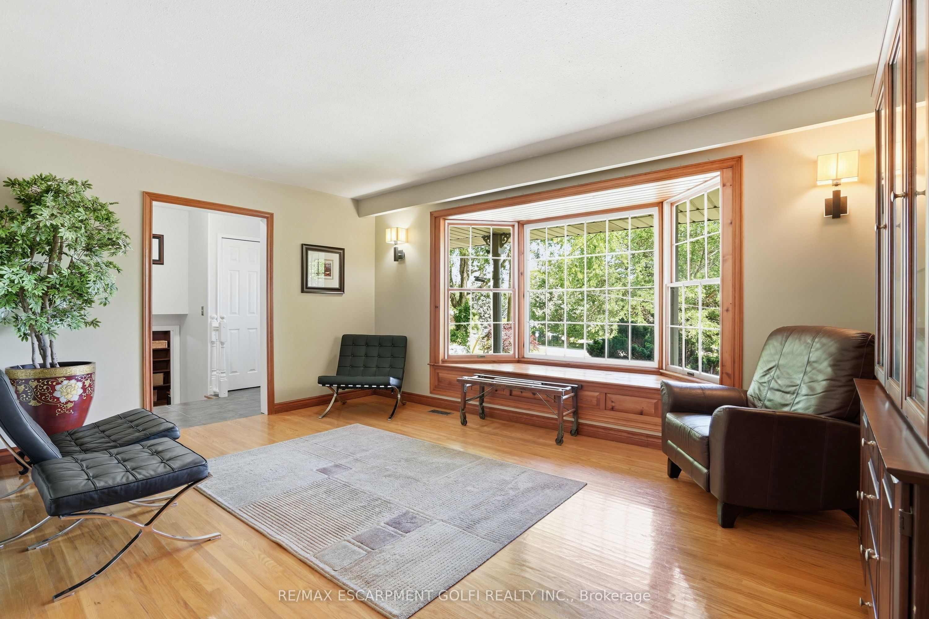 38 Kingsway Boulevard Property Photo 7