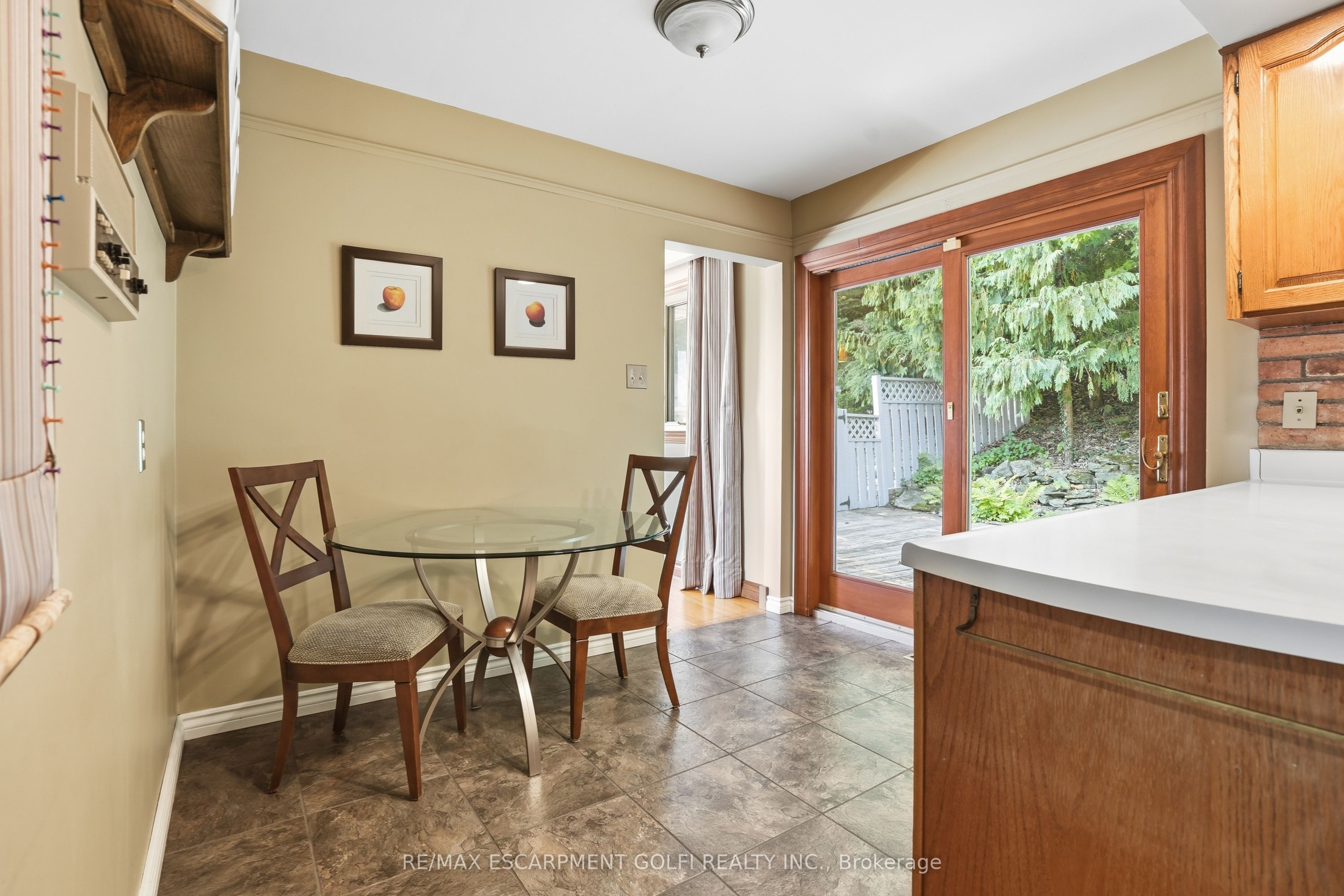 38 Kingsway Boulevard Property Photo 12