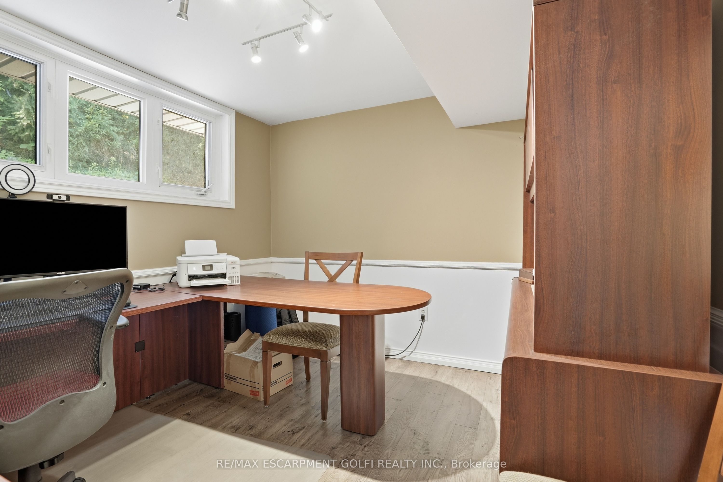38 Kingsway Boulevard Property Photo 23