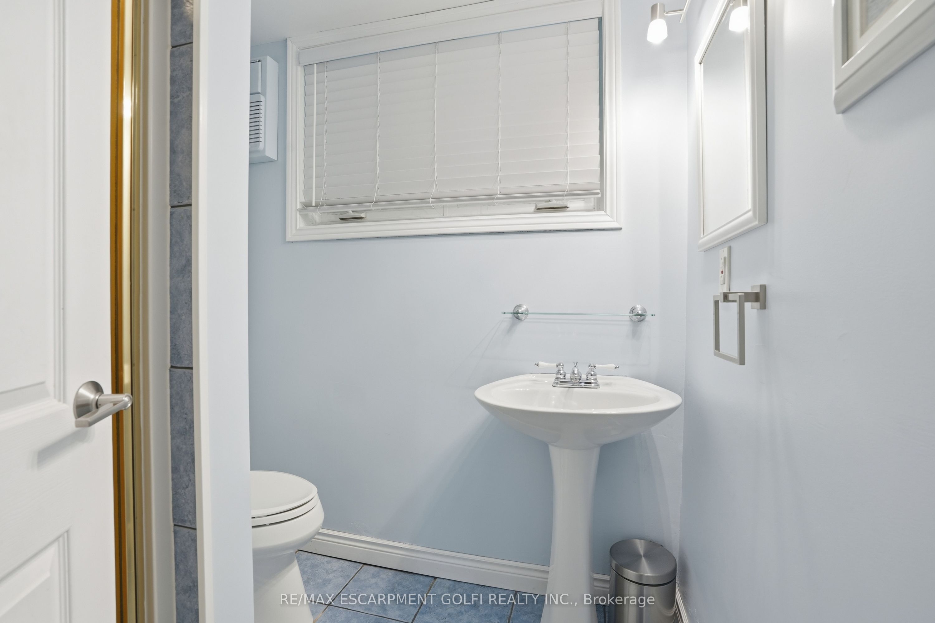 38 Kingsway Boulevard Property Photo 24