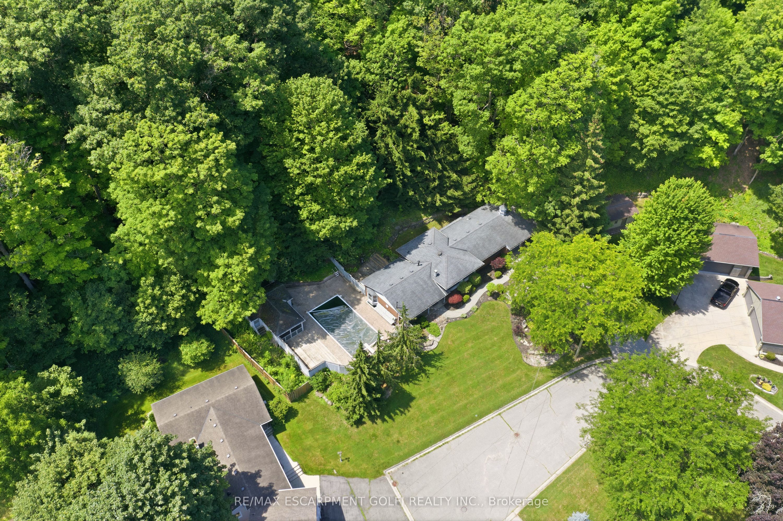 38 Kingsway Boulevard Property Photo 29