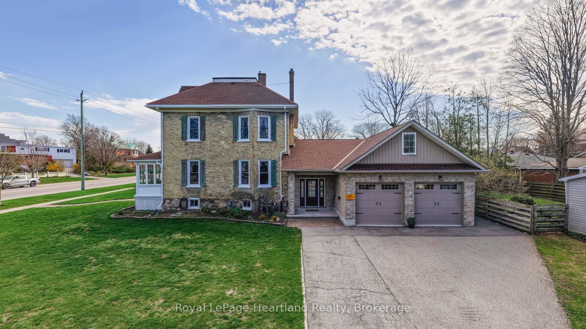 67 Elgin Avenue W Property Photo 2