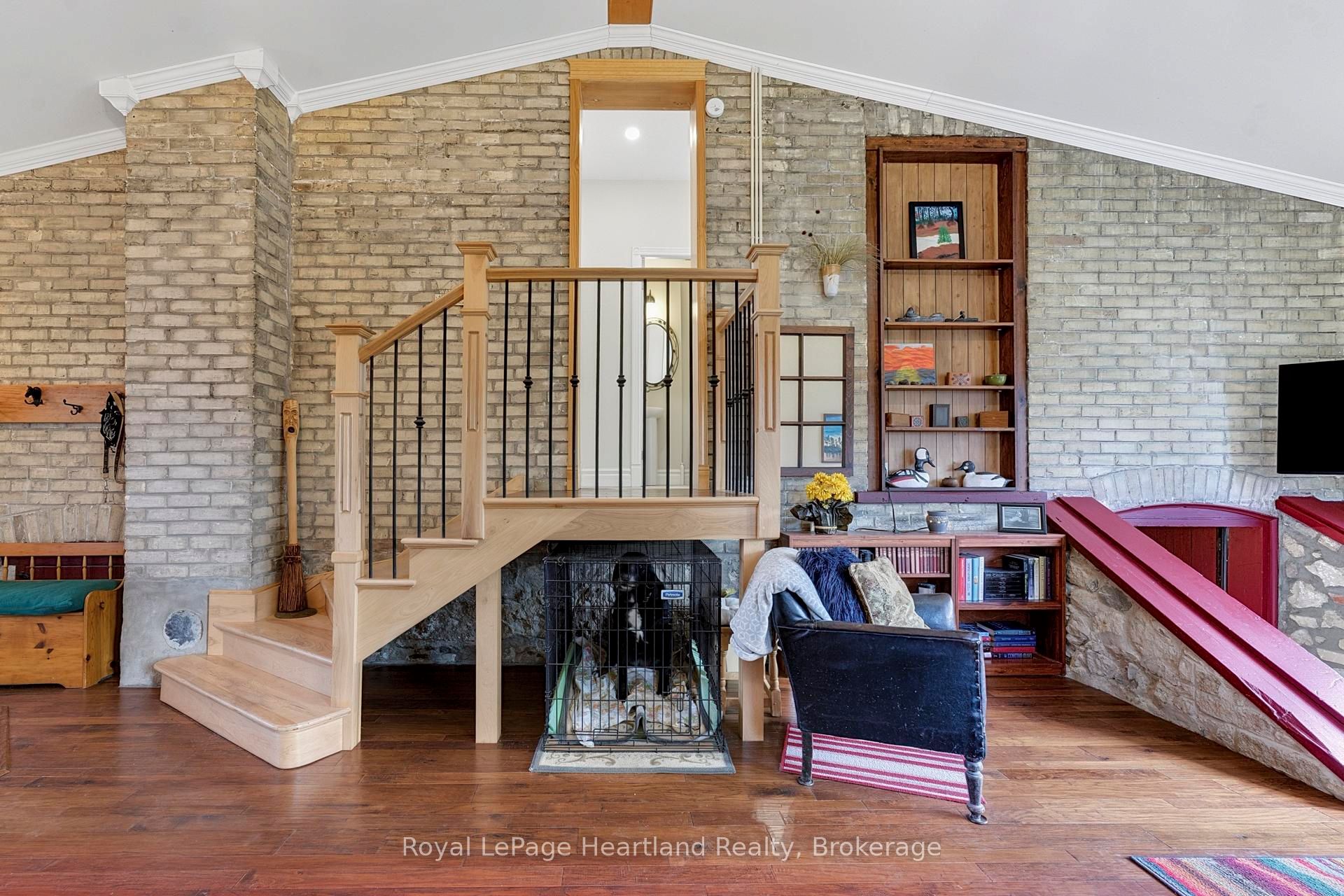 67 Elgin Avenue W Property Photo 8