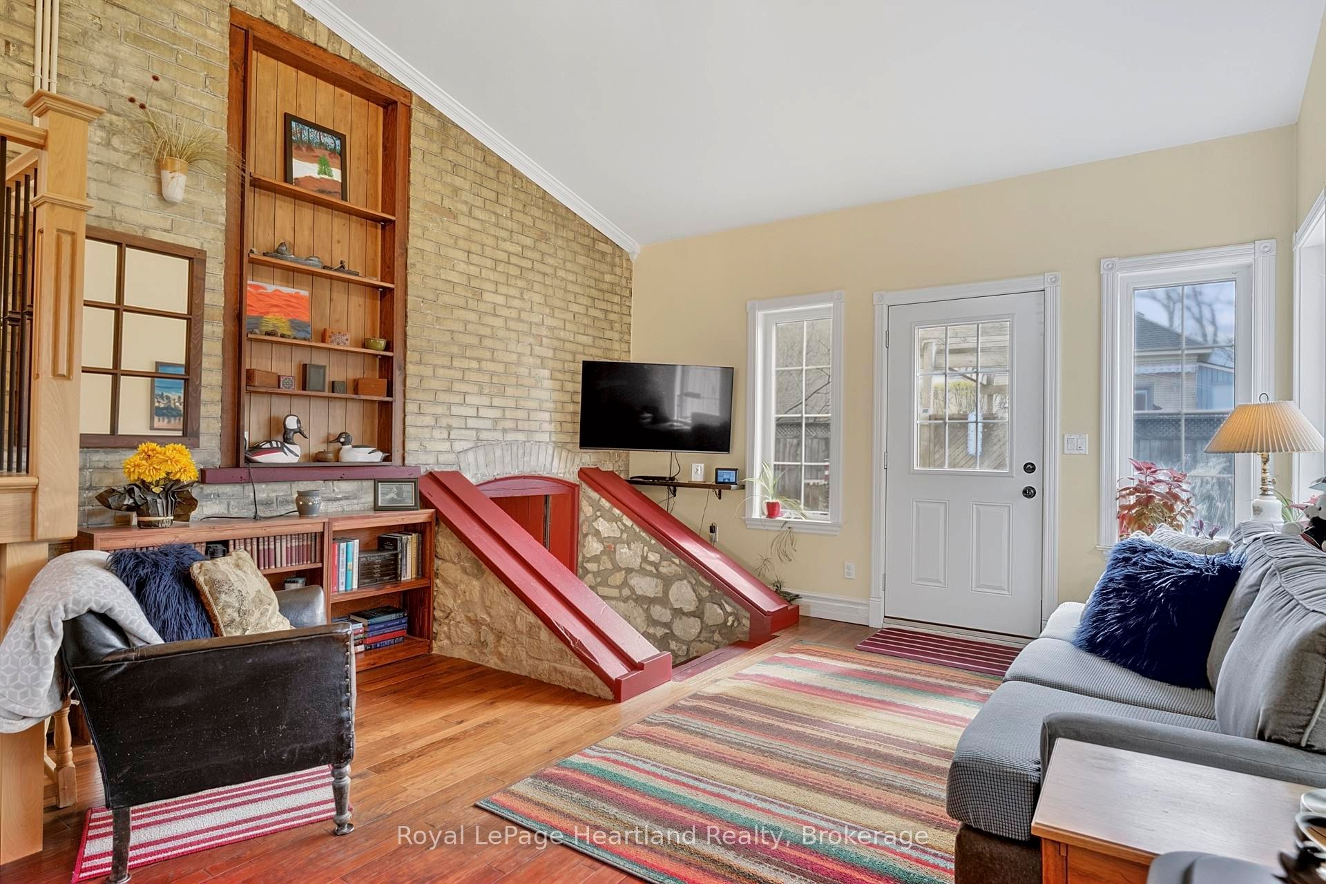 67 Elgin Avenue W Property Photo 9