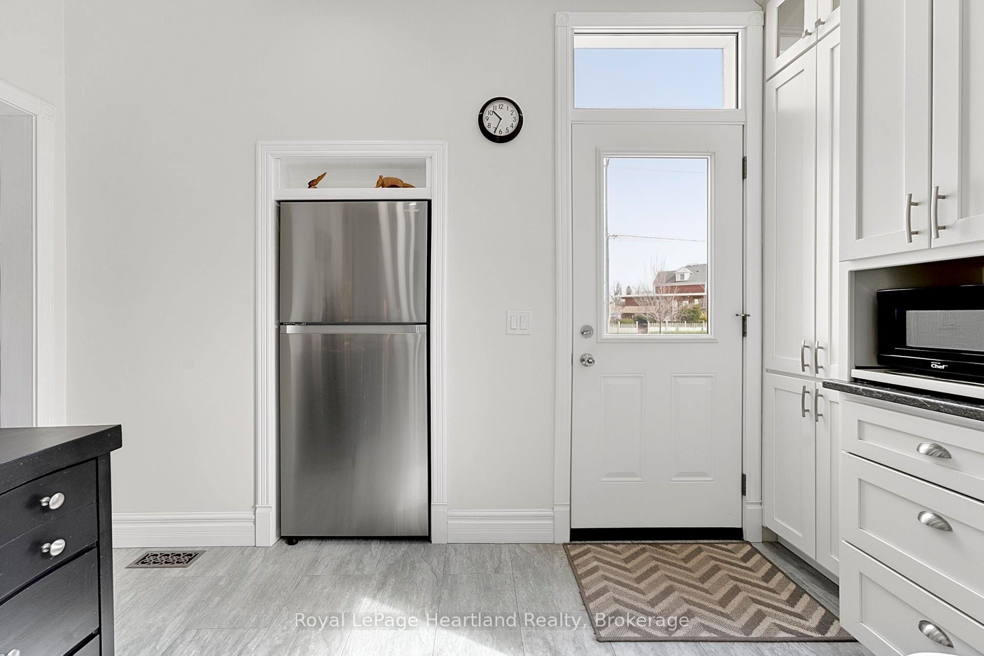 67 Elgin Avenue W Property Photo 12