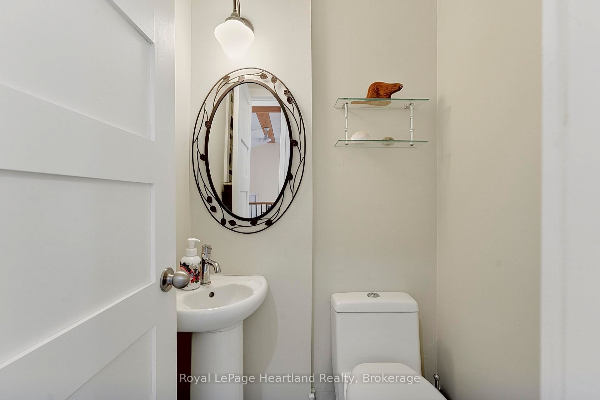 67 Elgin Avenue W Property Photo 13