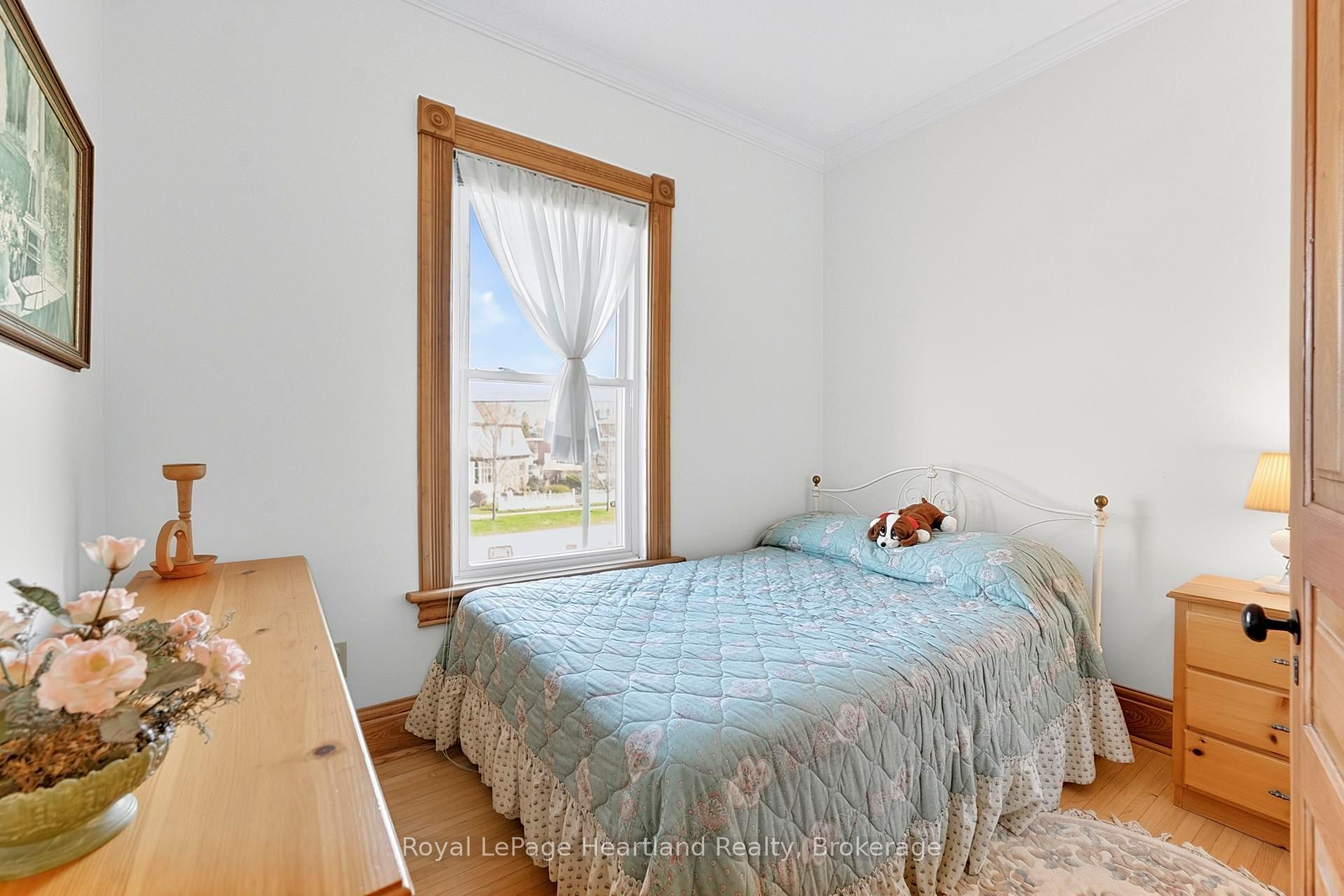 67 Elgin Avenue W Property Photo 29