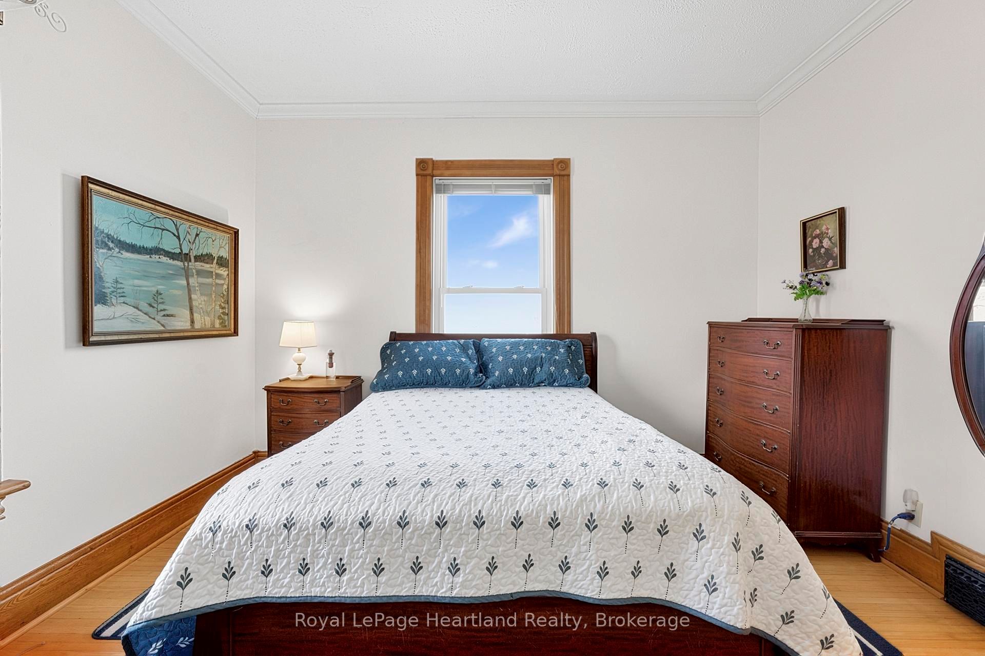 67 Elgin Avenue W Property Photo 32