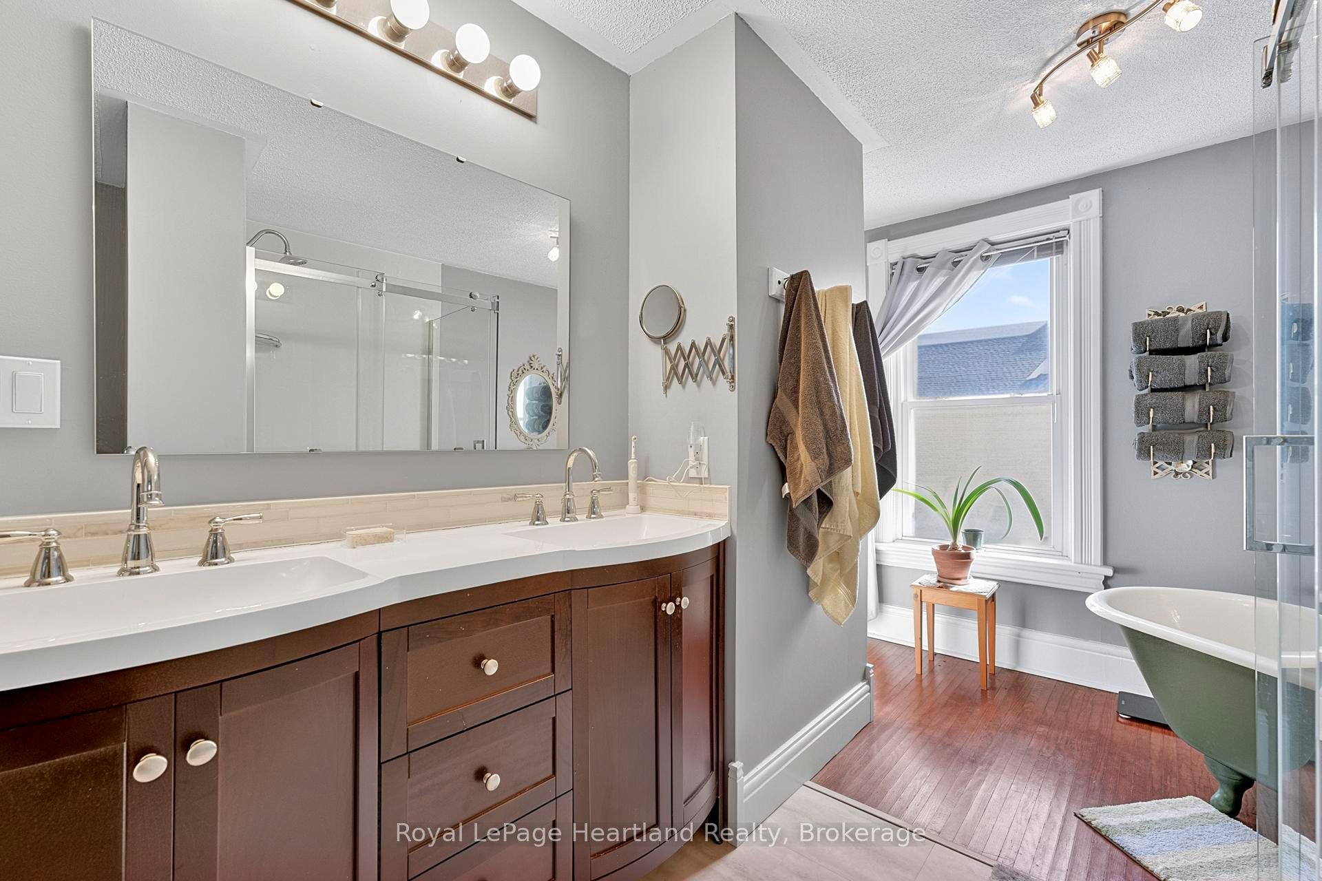 67 Elgin Avenue W Property Photo 35