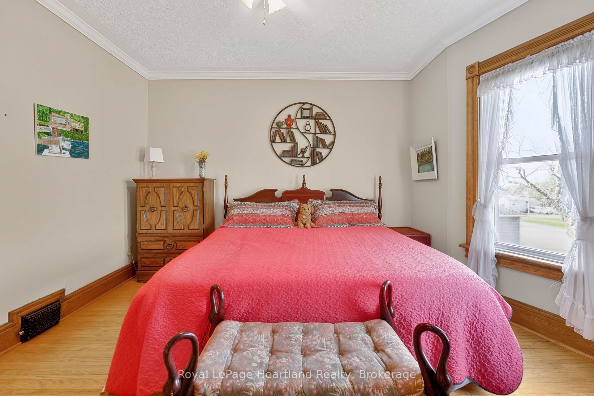 67 Elgin Avenue W Property Photo 39