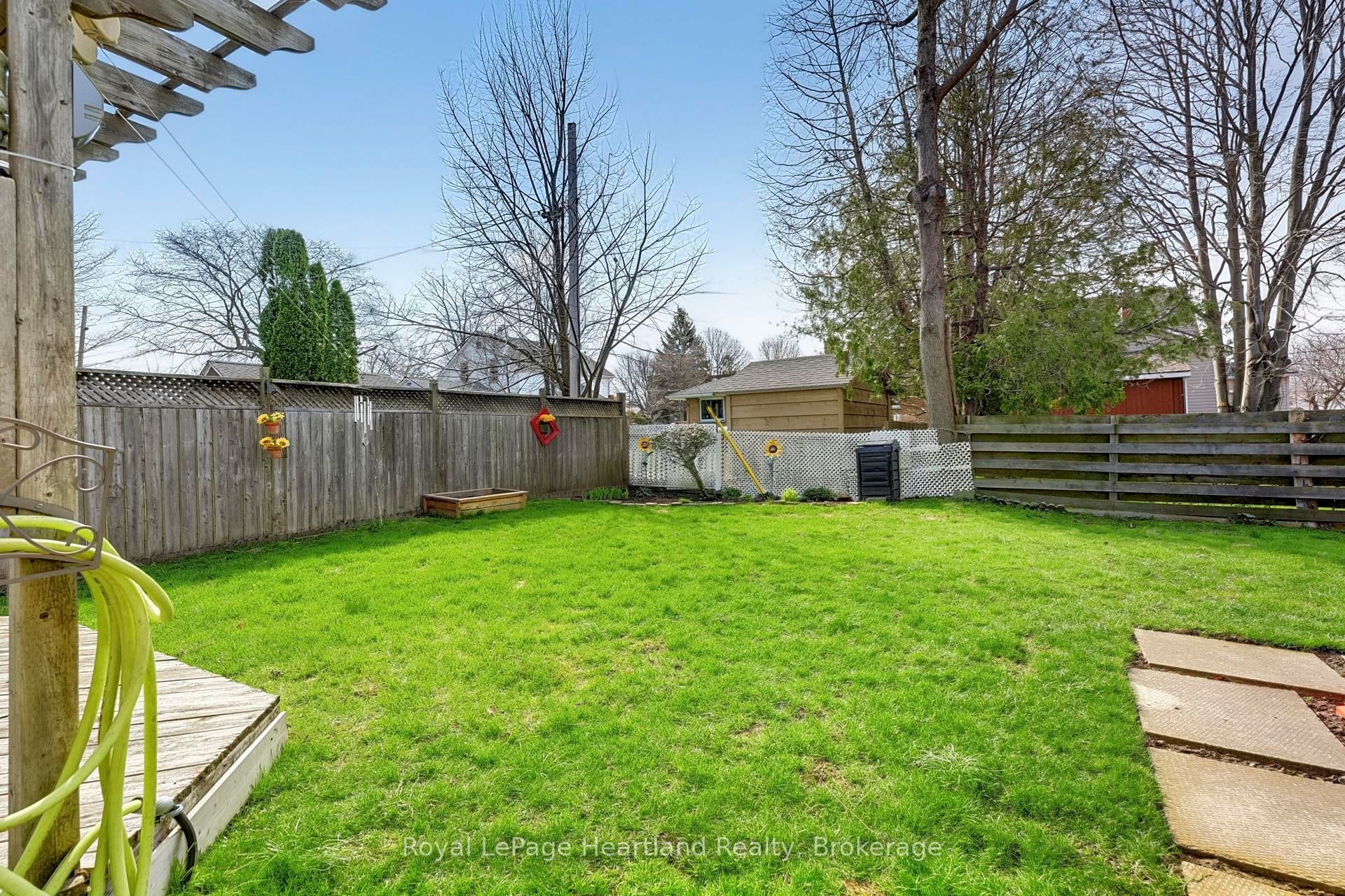 67 Elgin Avenue W Property Photo 44