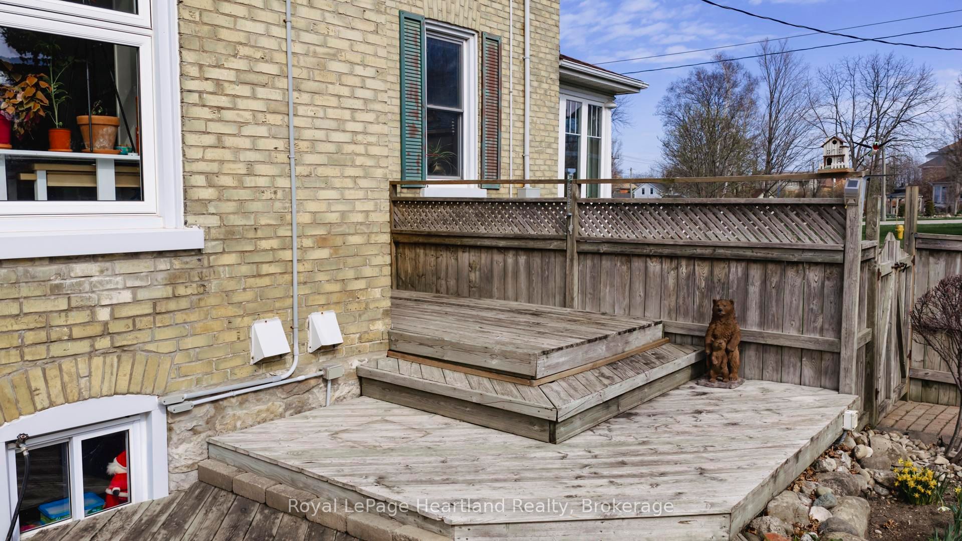 67 Elgin Avenue W Property Photo 46