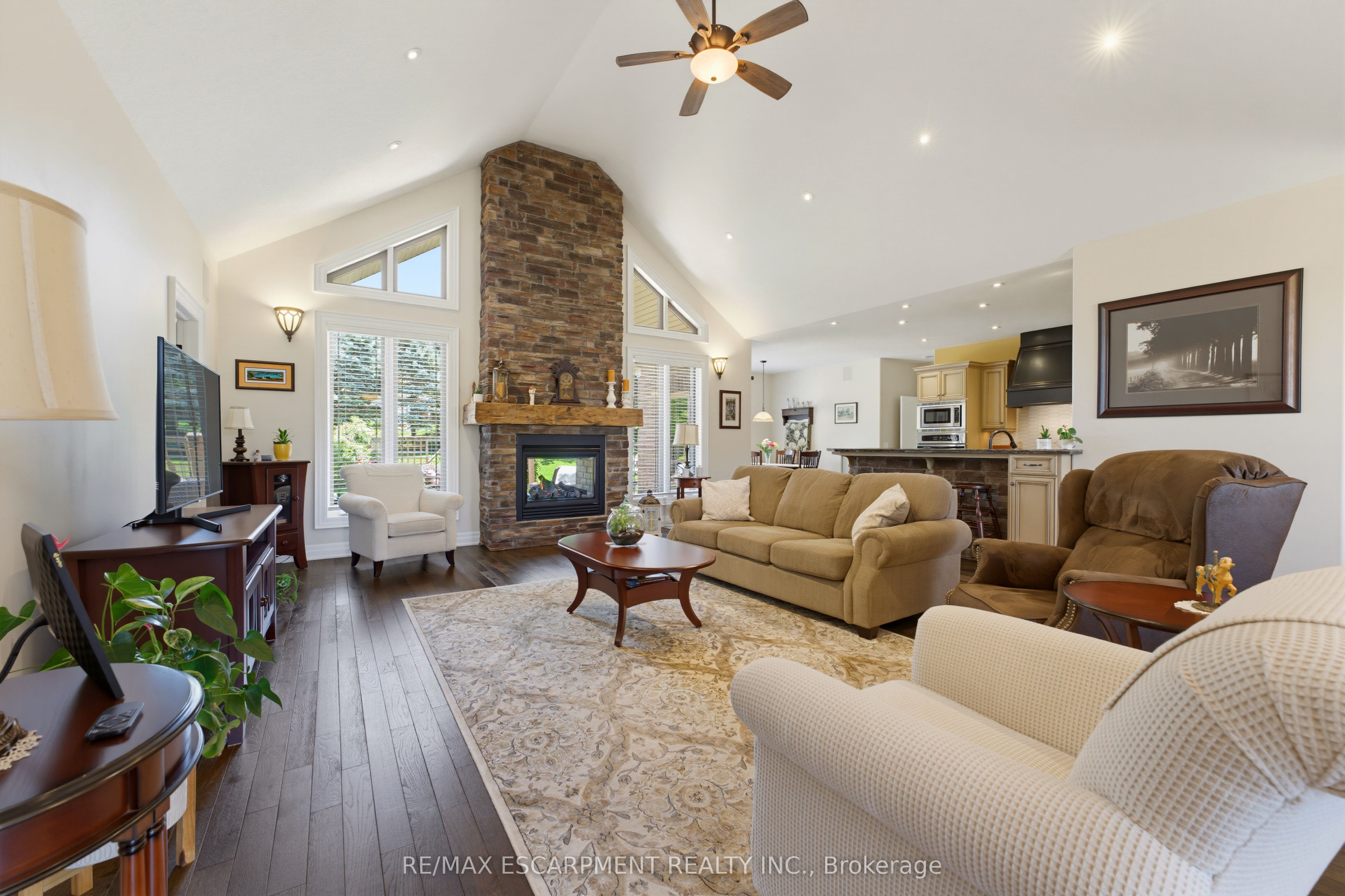 60 Donjon Boulevard Property Photo 4