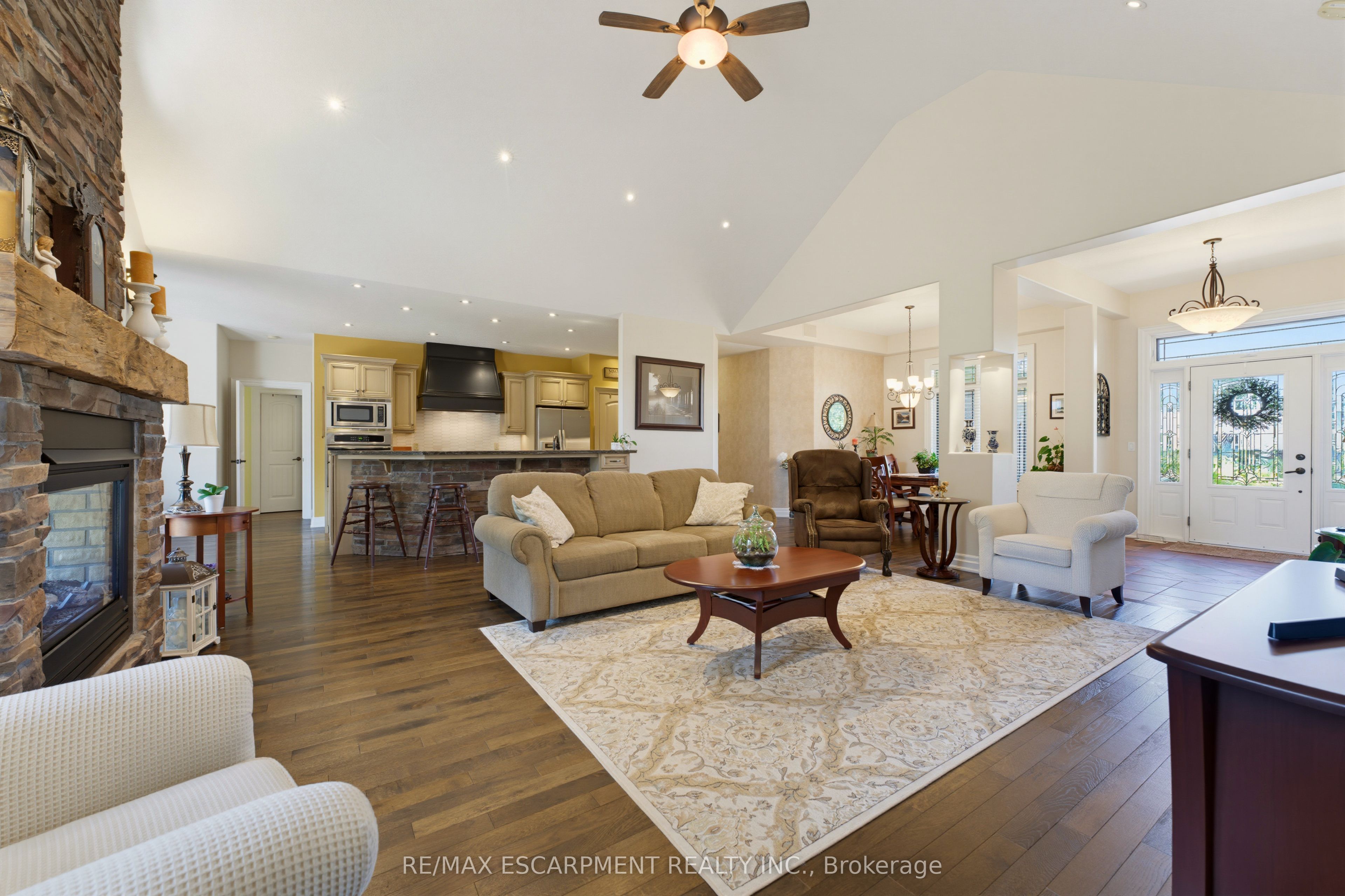 60 Donjon Boulevard Property Photo 5