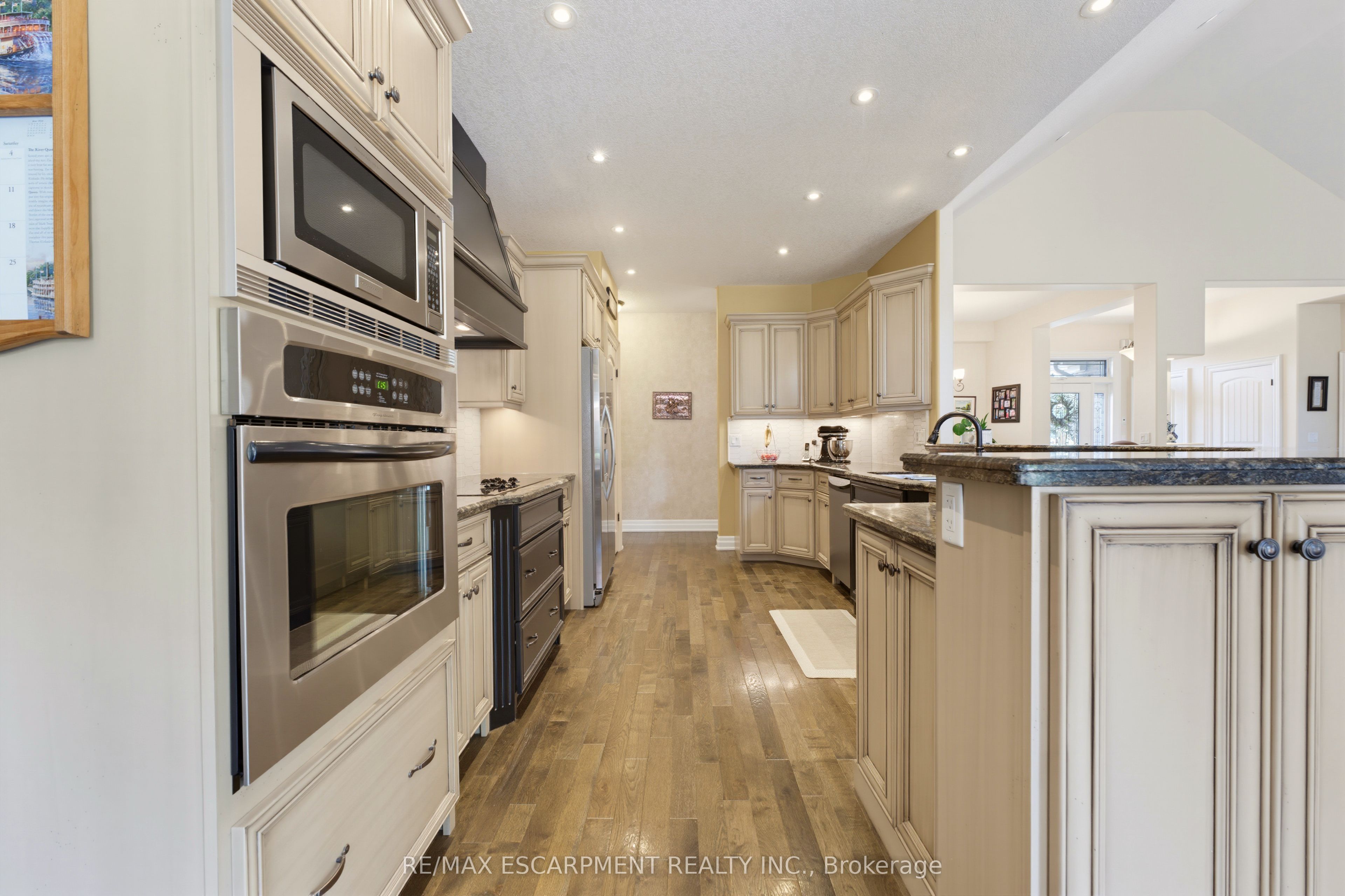 60 Donjon Boulevard Property Photo 6