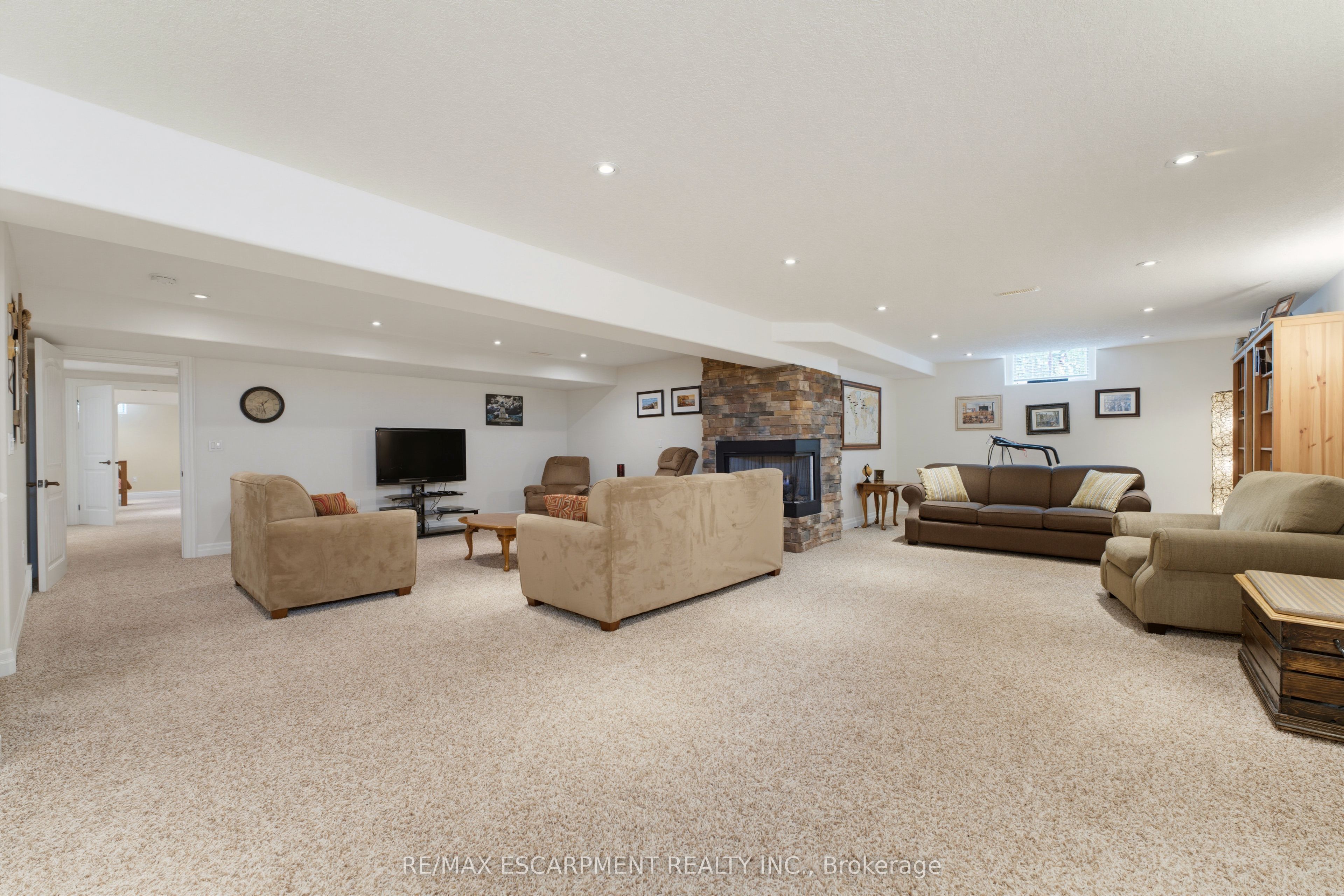 60 Donjon Boulevard Property Photo 17
