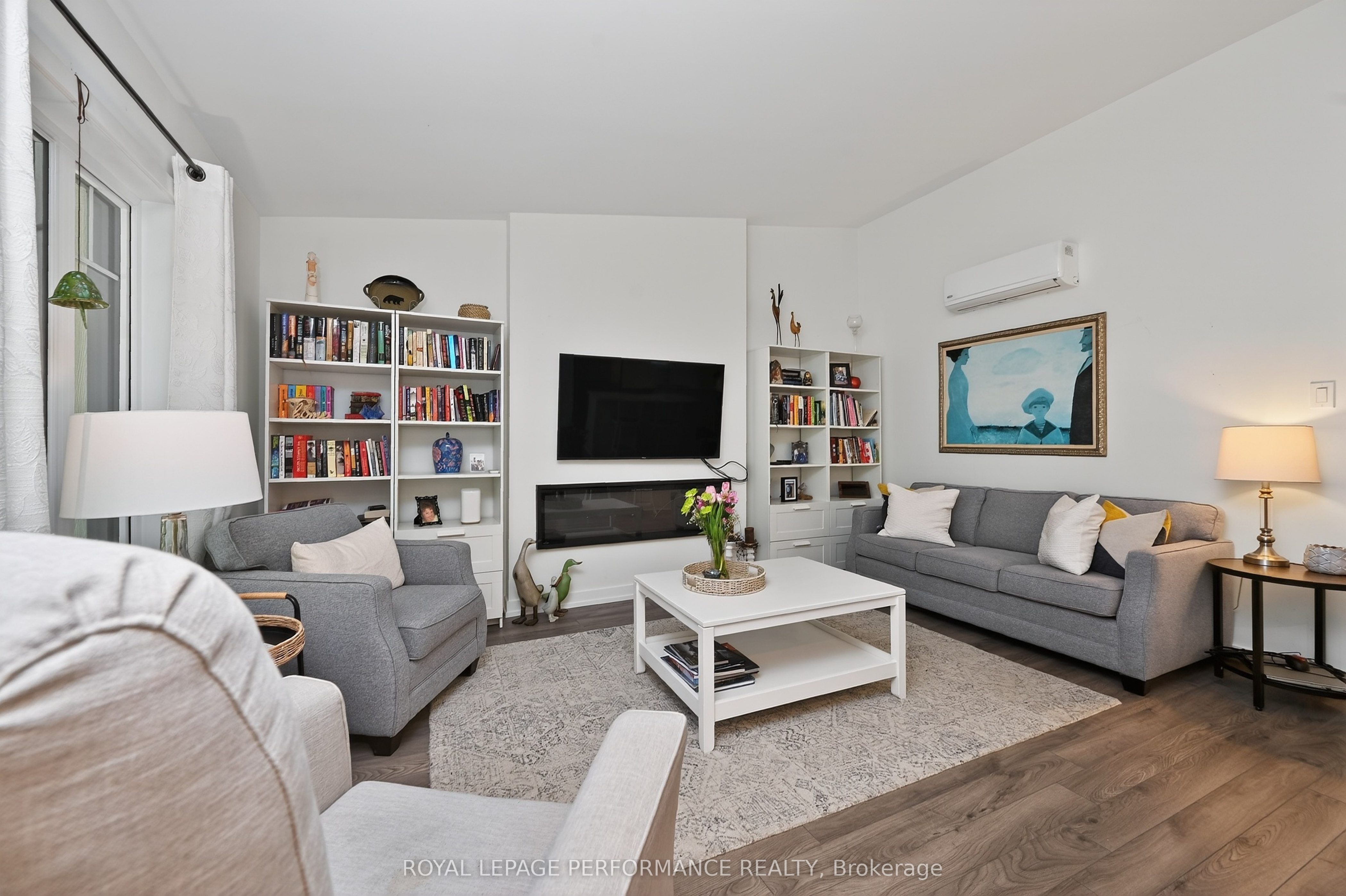 83 St Moritz Trail 202 Property Photo 6