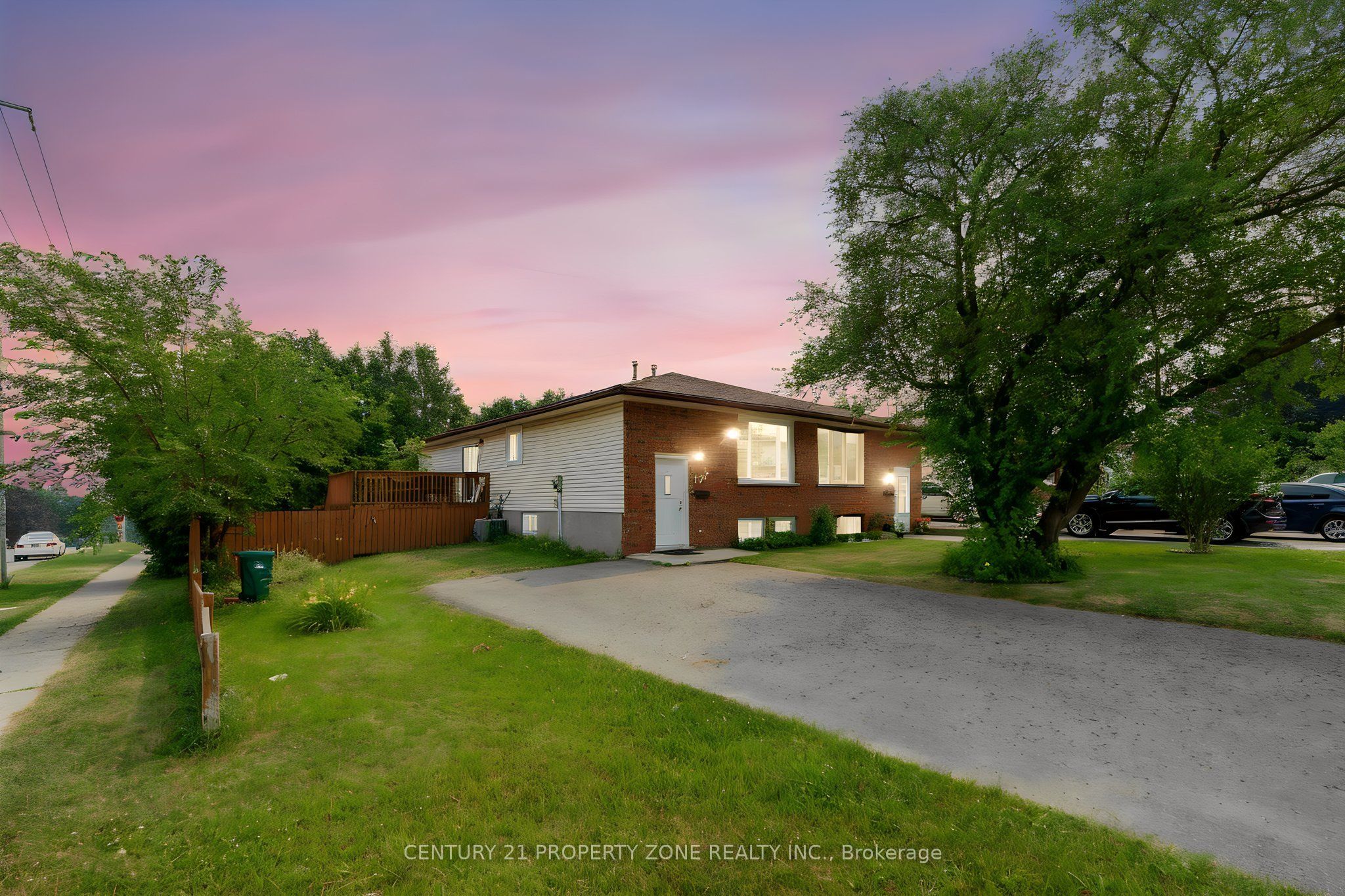 137 Nickolas Crescent Property Photo 1