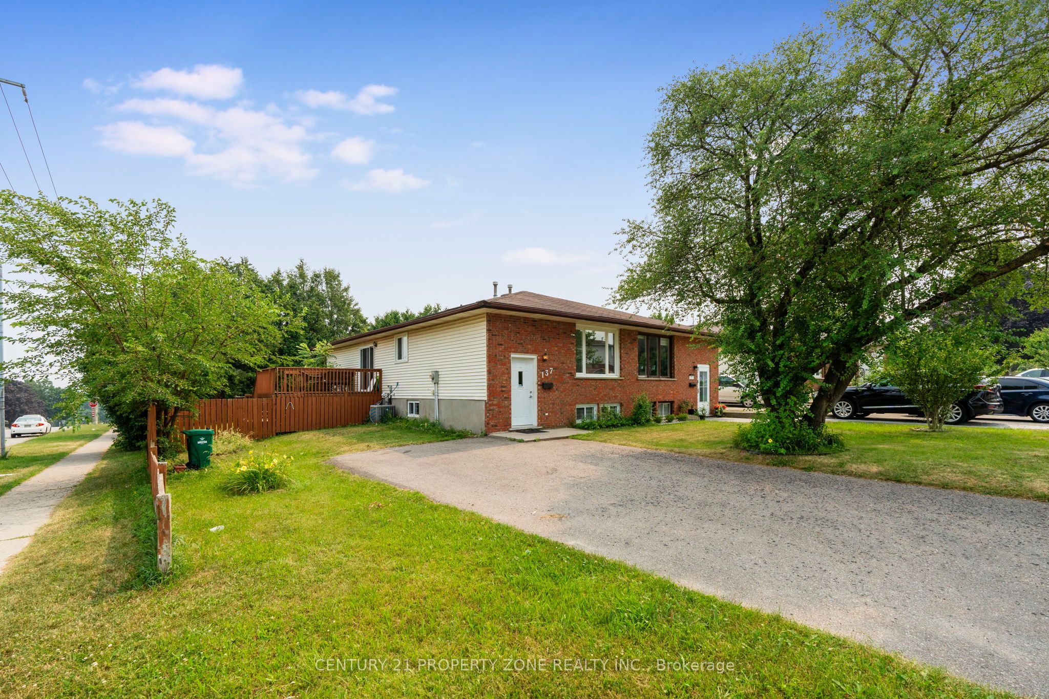 137 Nickolas Crescent Property Photo 2