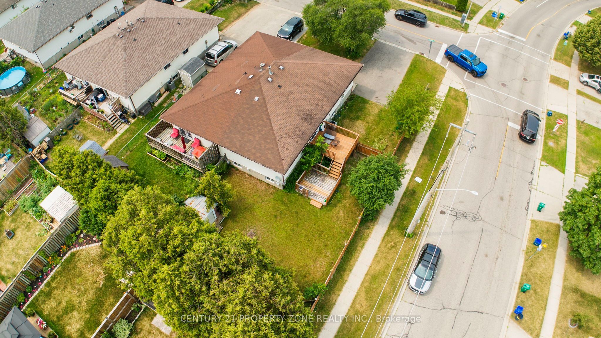 137 Nickolas Crescent Property Photo 4