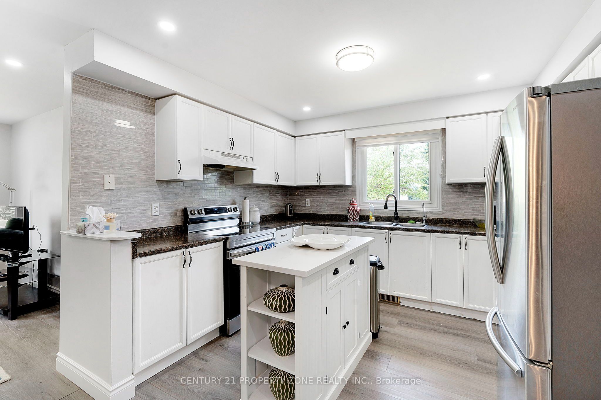 137 Nickolas Crescent Property Photo 11