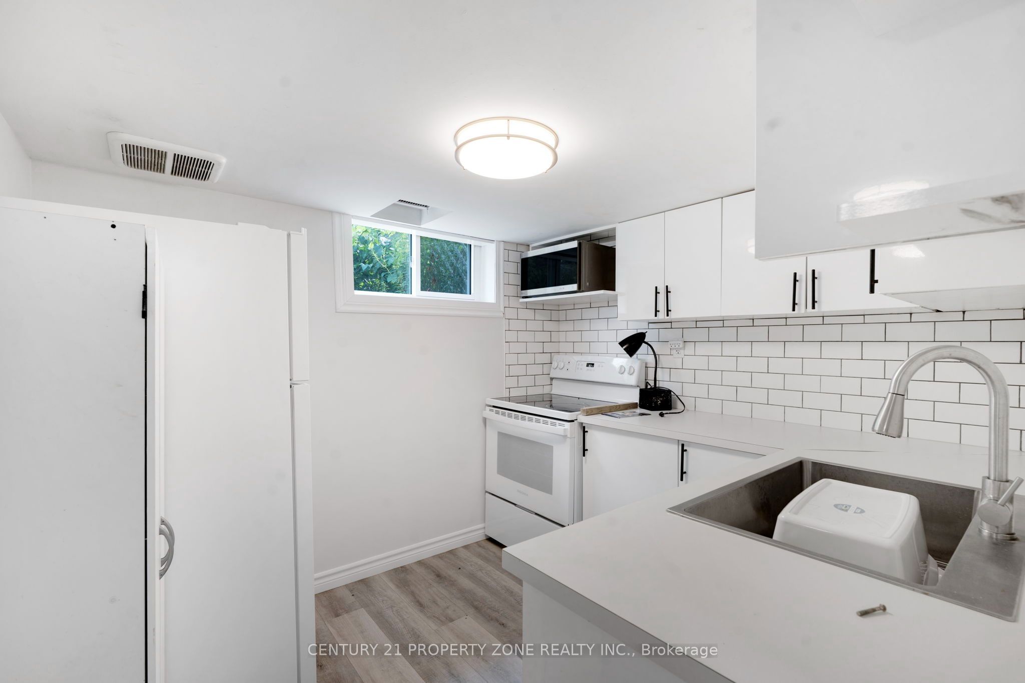 137 Nickolas Crescent Property Photo 28