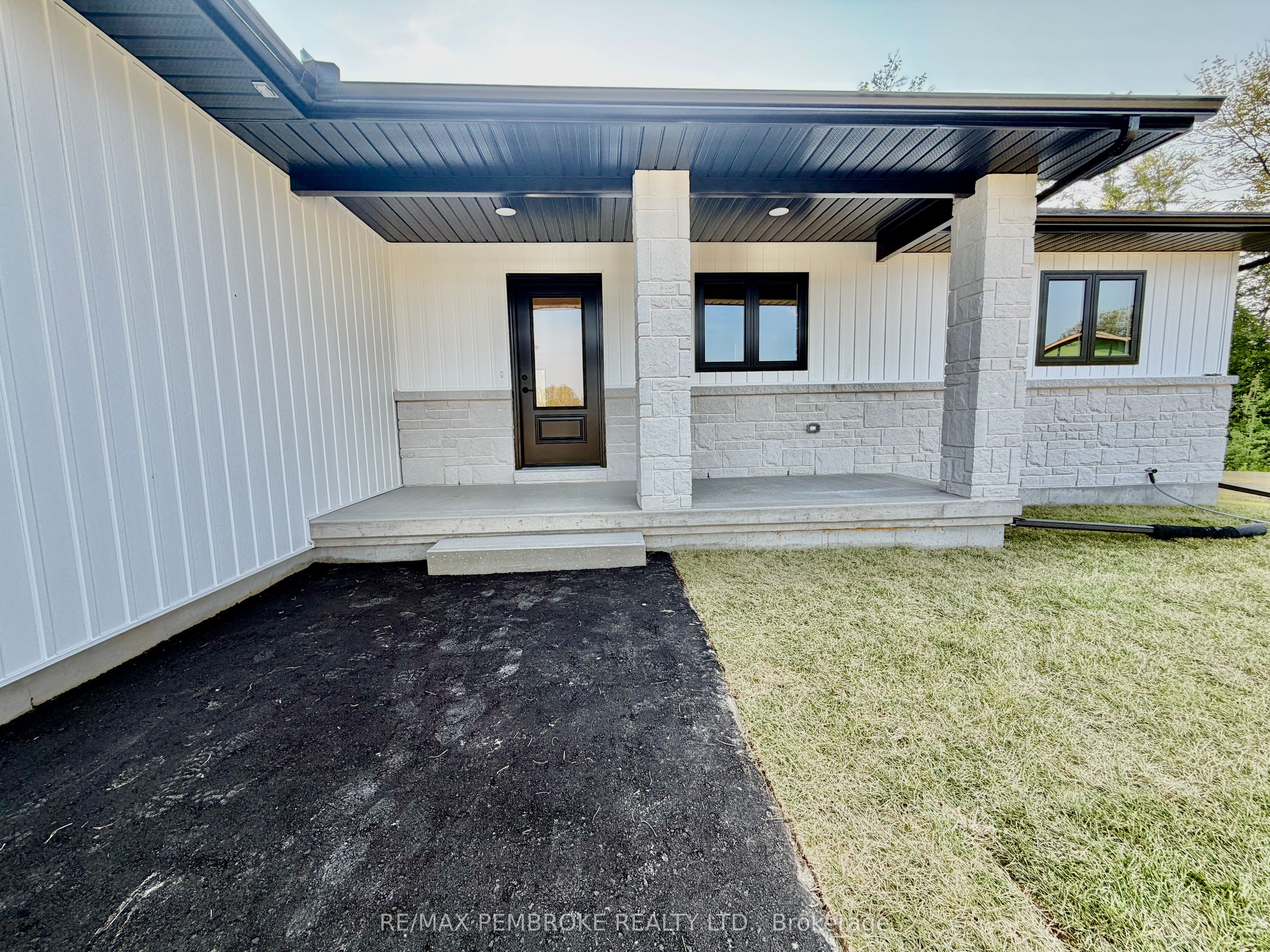 55 Eddy Crescent Property Photo 2