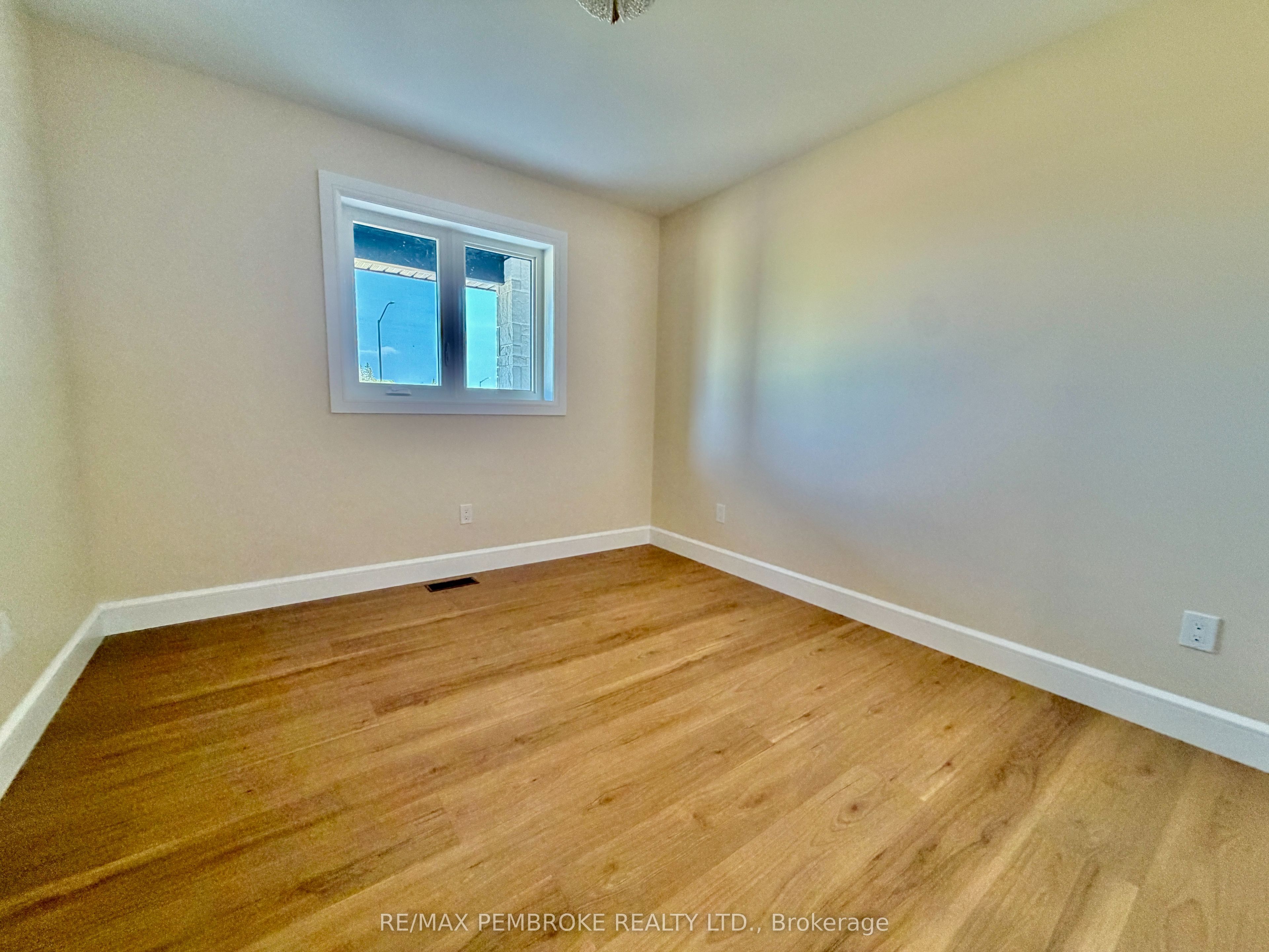 55 Eddy Crescent Property Photo 9