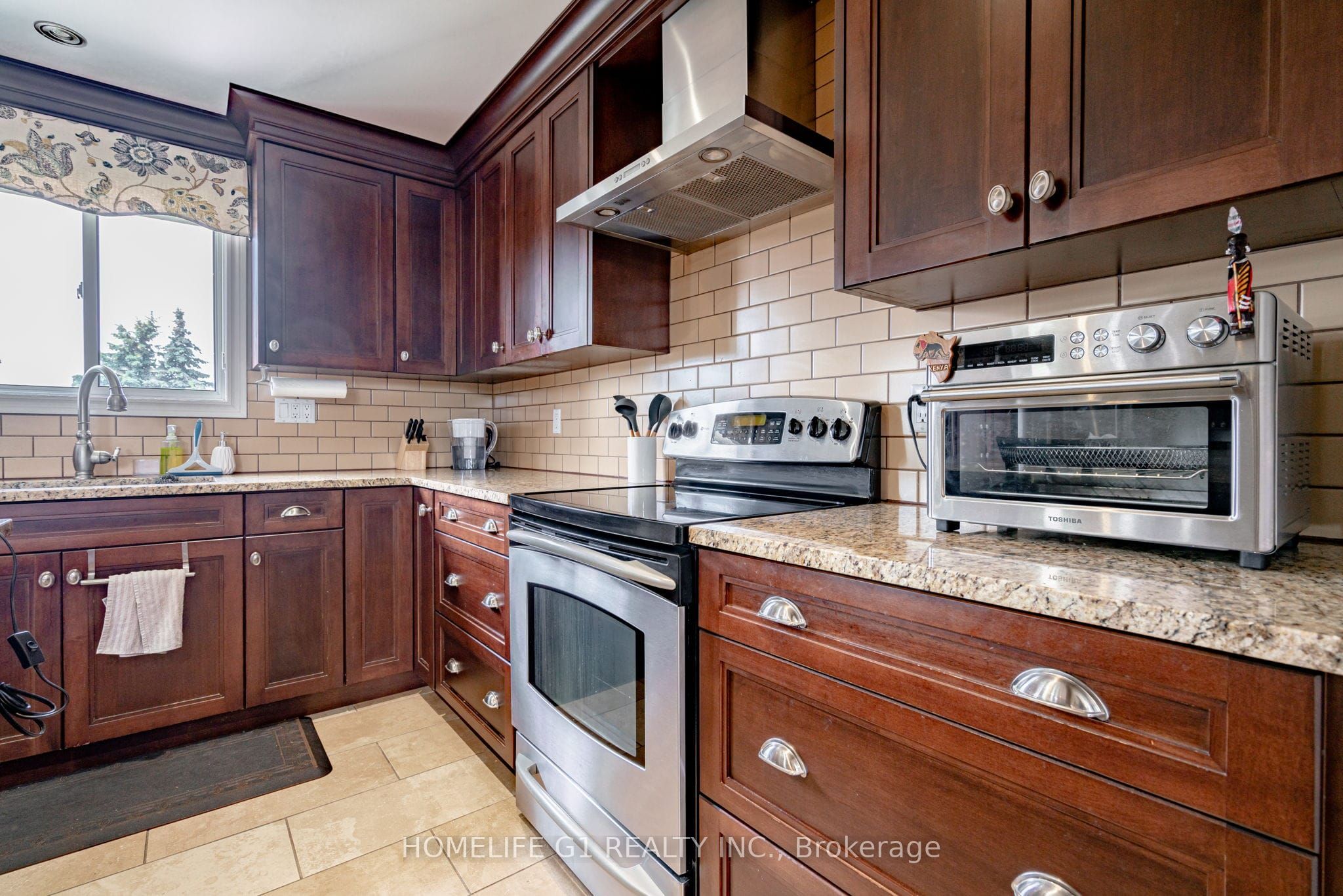 165 Ellison Avenue Property Photo 9