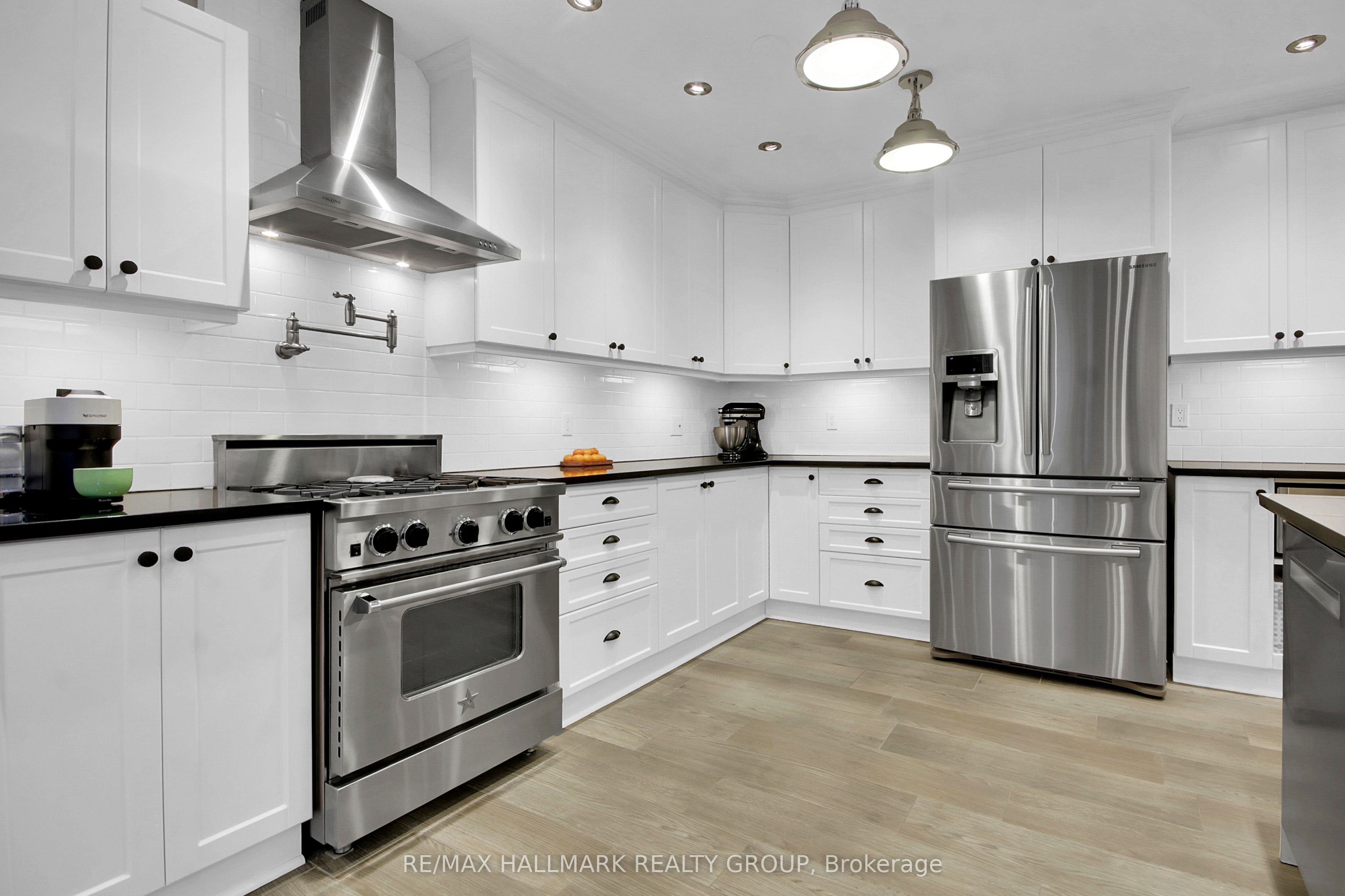 24 Morris Street Property Photo 7
