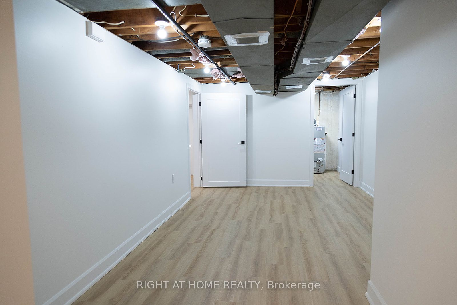 186 King Edward Avenue Property Photo 33