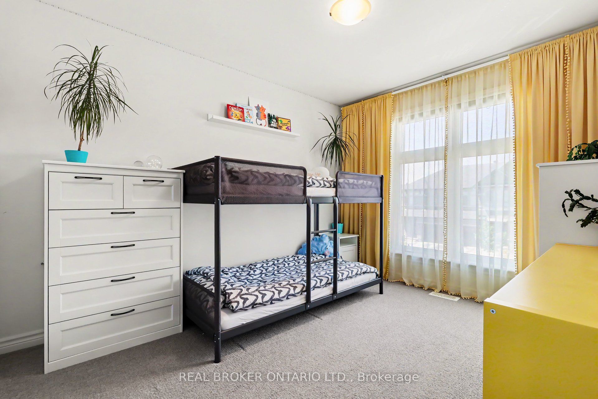 769 Cairn Crescent Property Photo 29