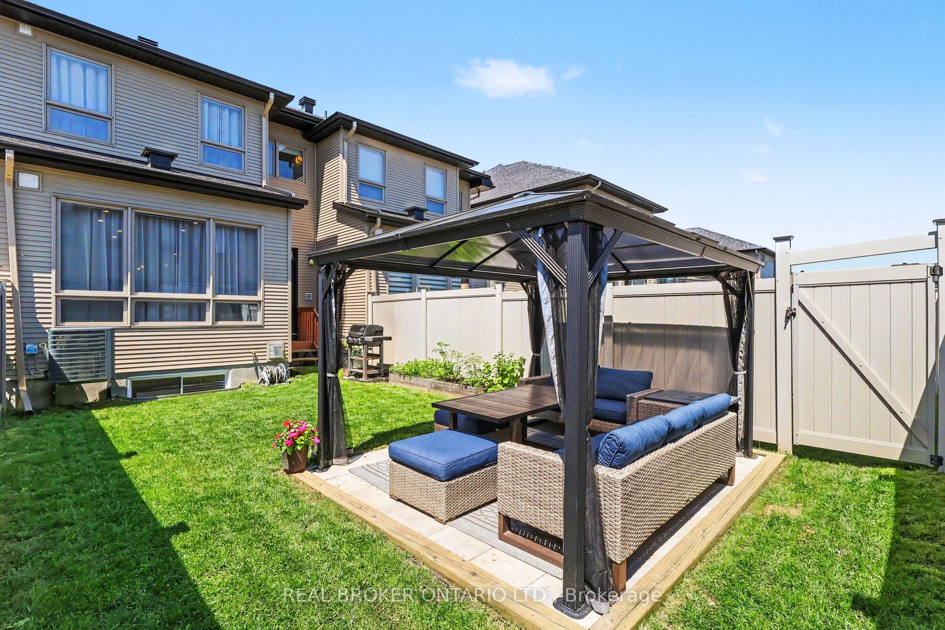 769 Cairn Crescent Property Photo 36