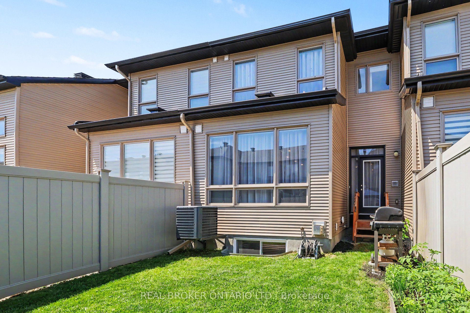 769 Cairn Crescent Property Photo 40