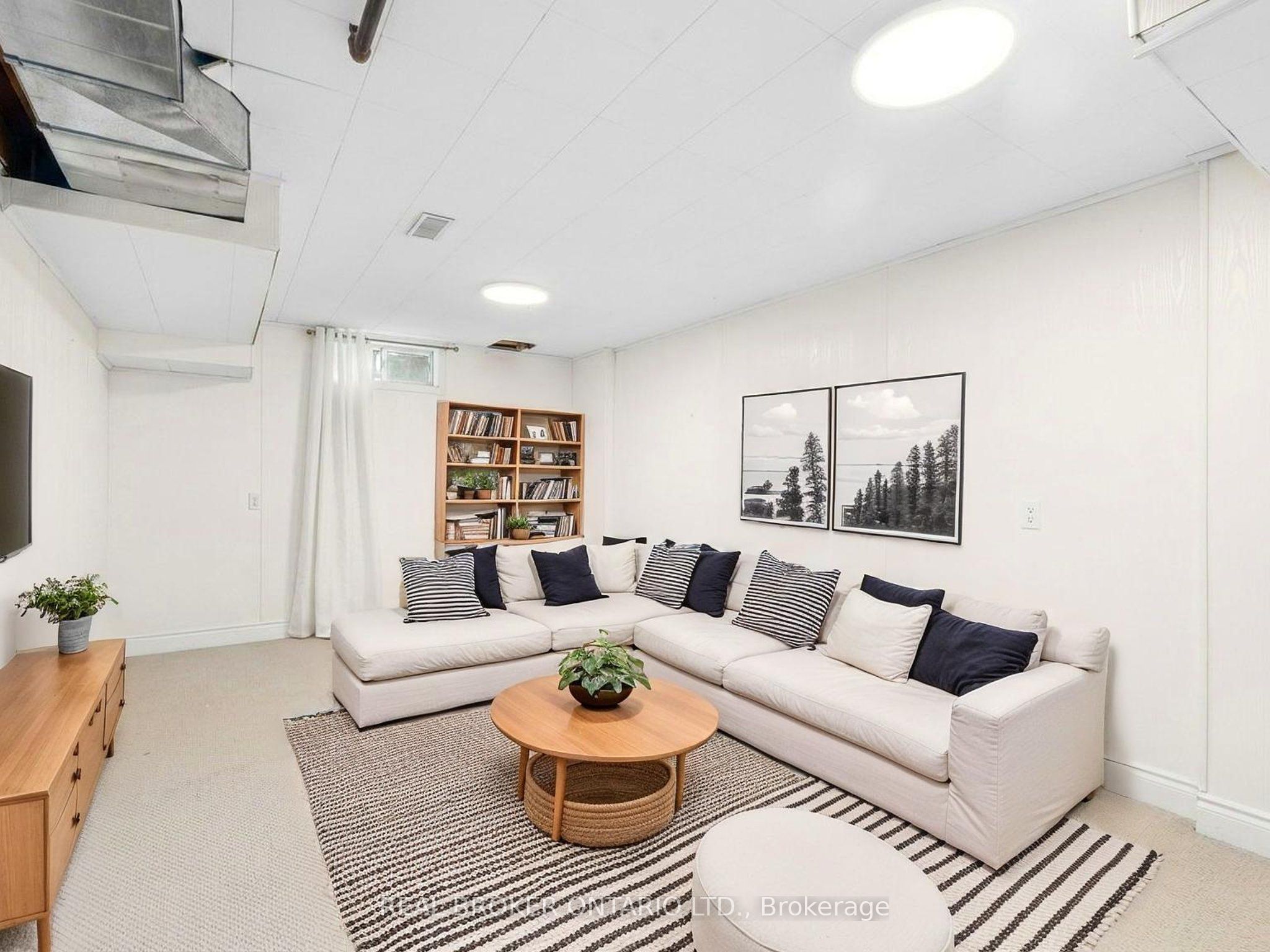 223 Jamieson Street Property Photo 31