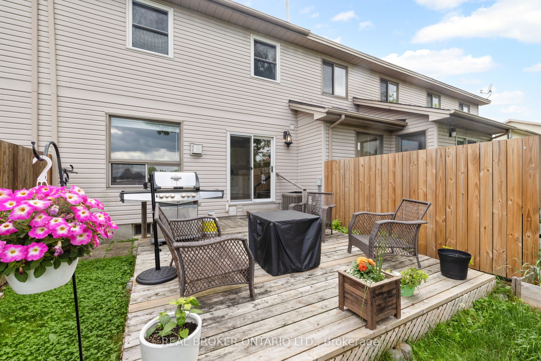 223 Jamieson Street Property Photo 33