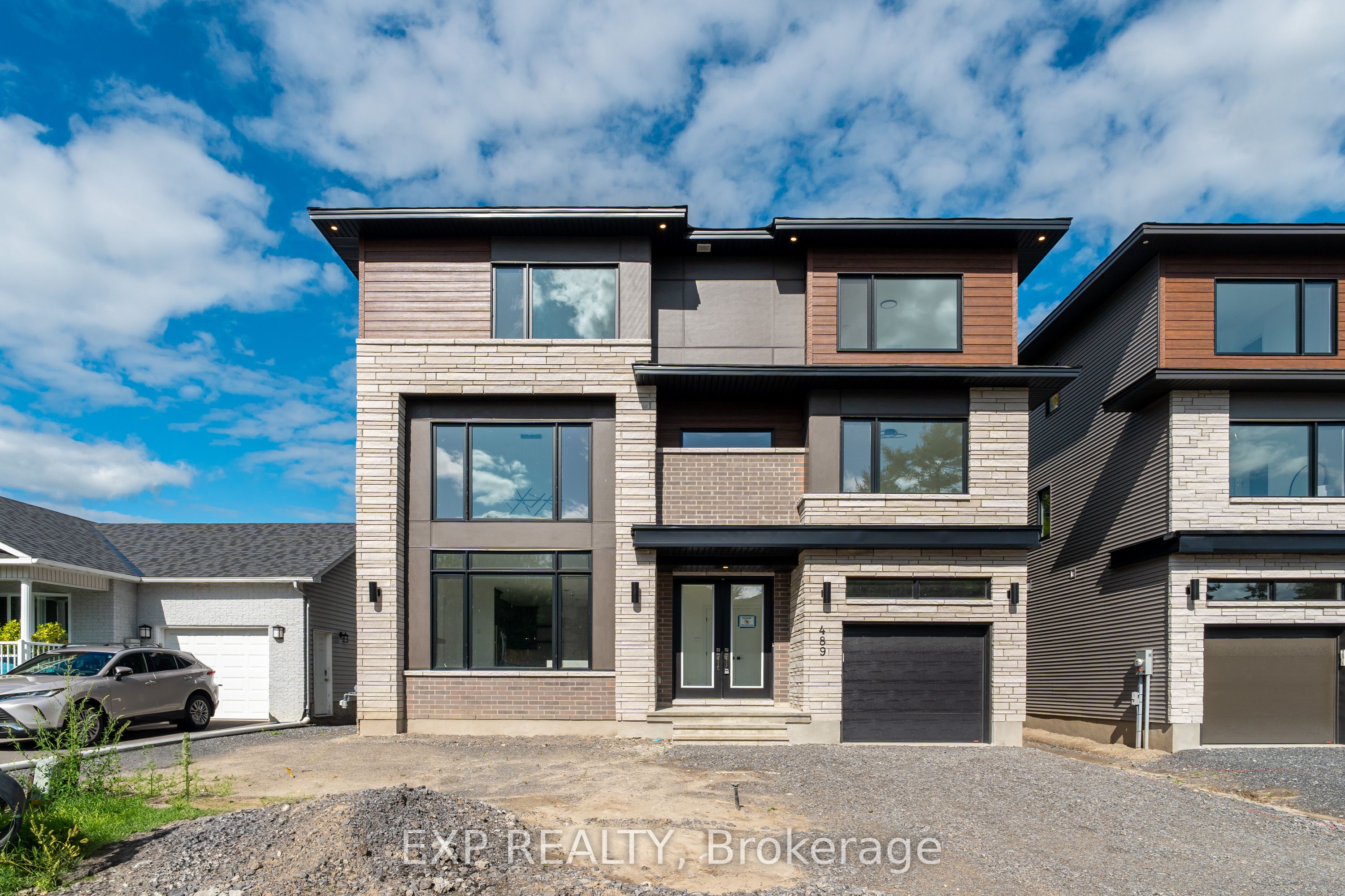 489 Duvernay Drive Property Photo 1