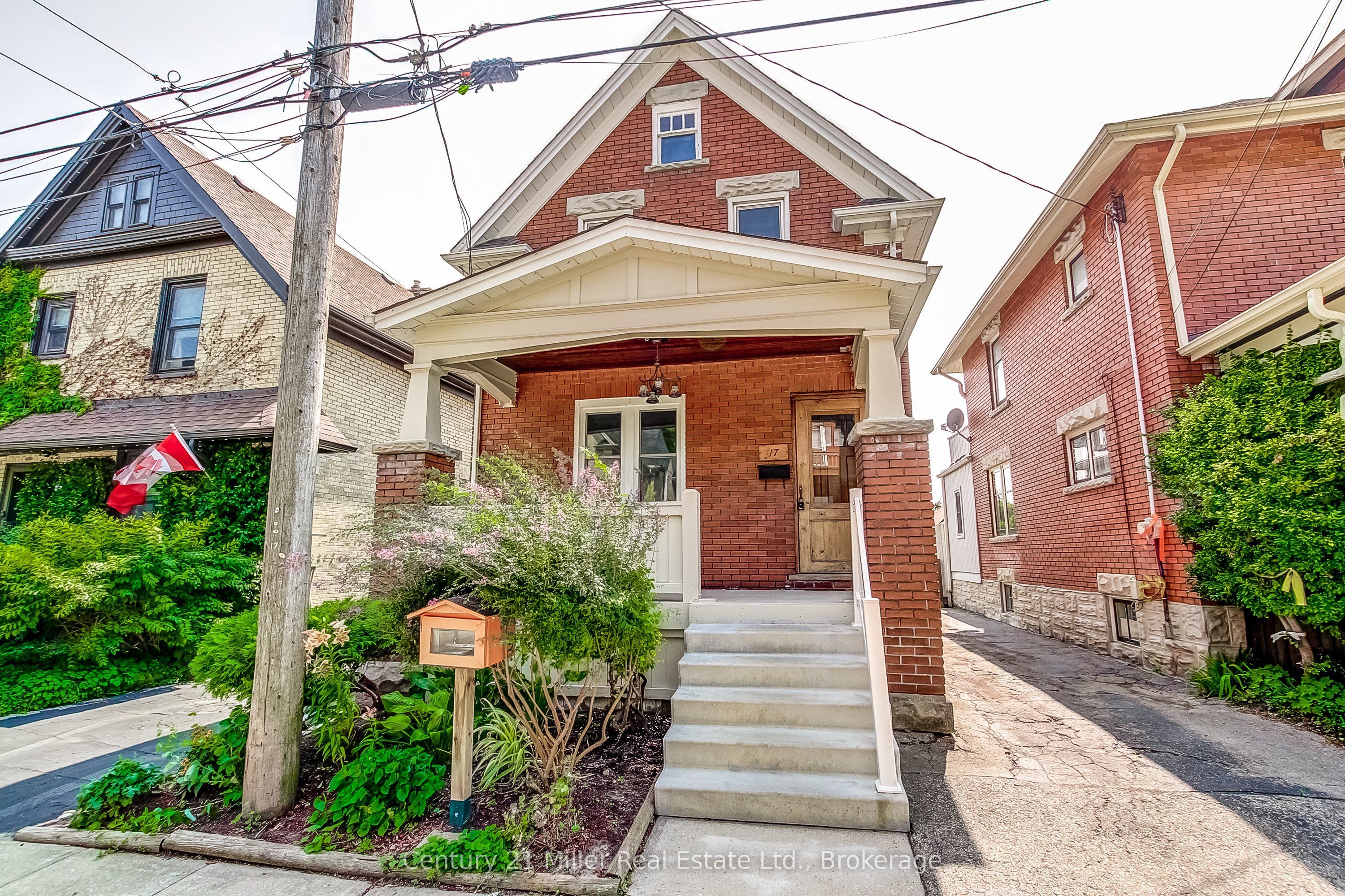 17 Whitney Place Property Photo 1