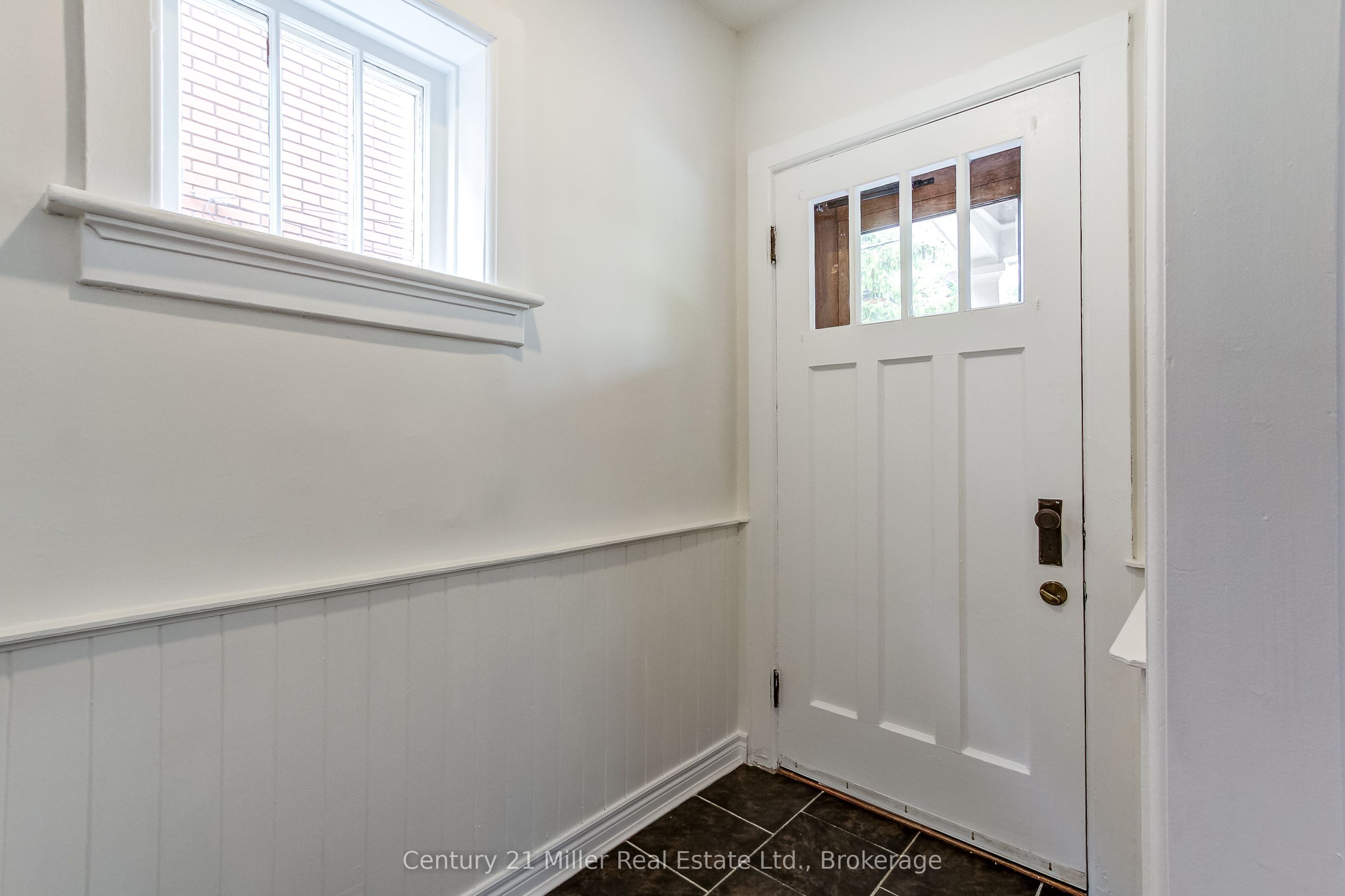 17 Whitney Place Property Photo 4