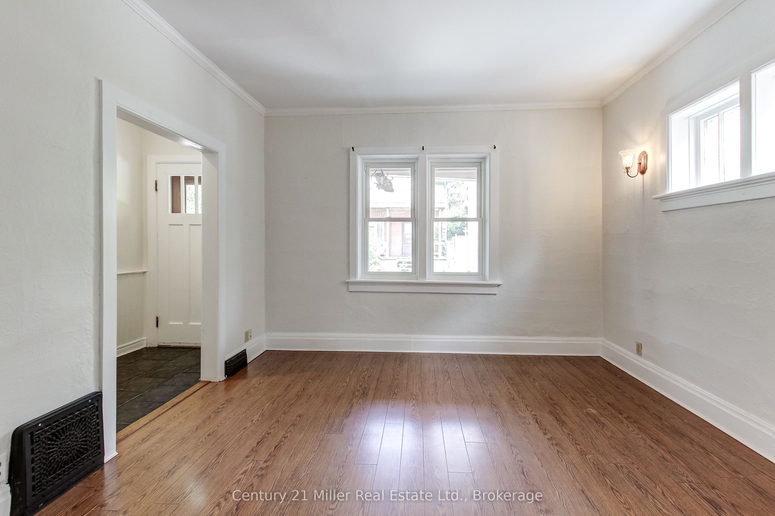 17 Whitney Place Property Photo 5