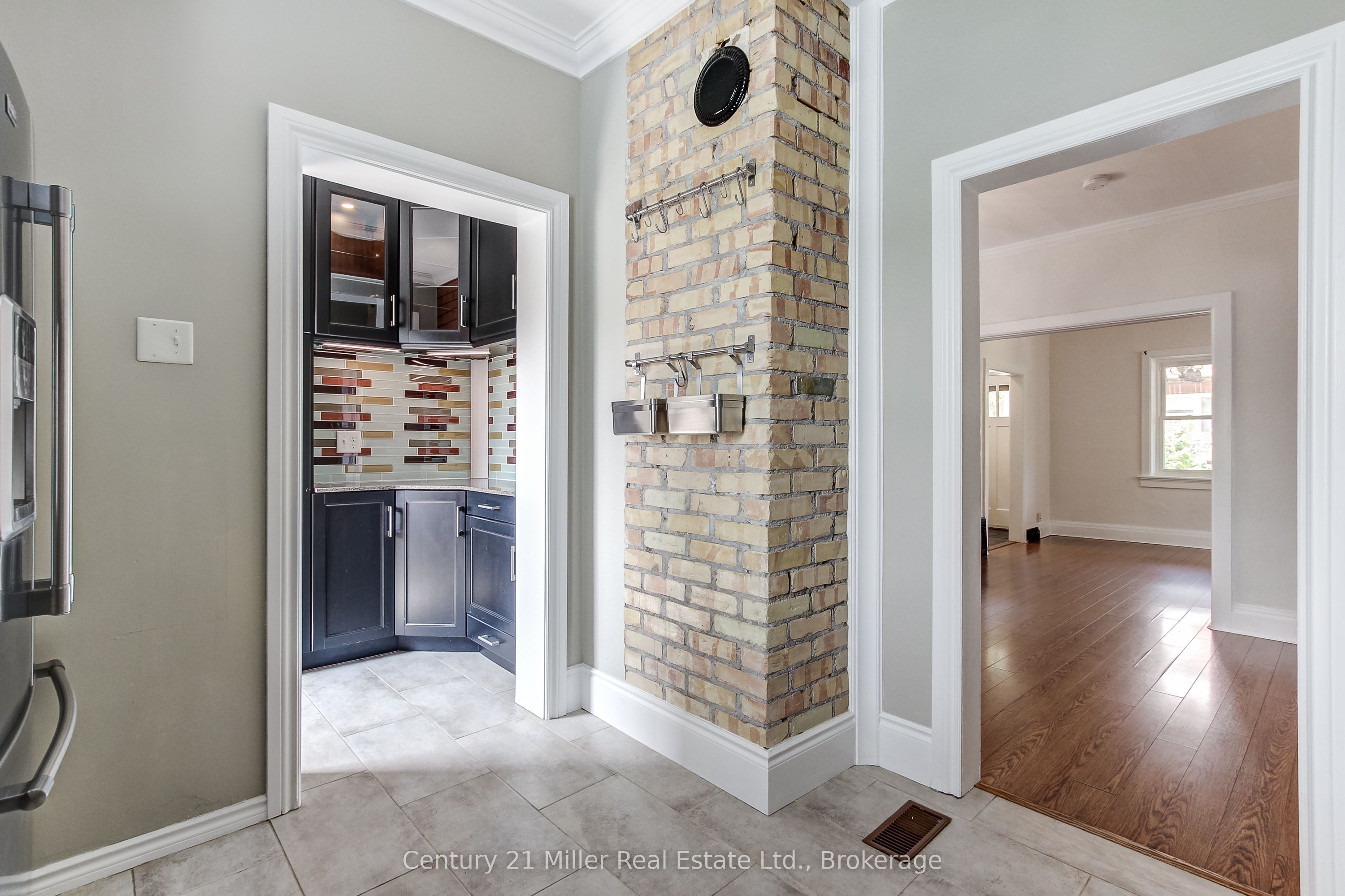 17 Whitney Place Property Photo 11