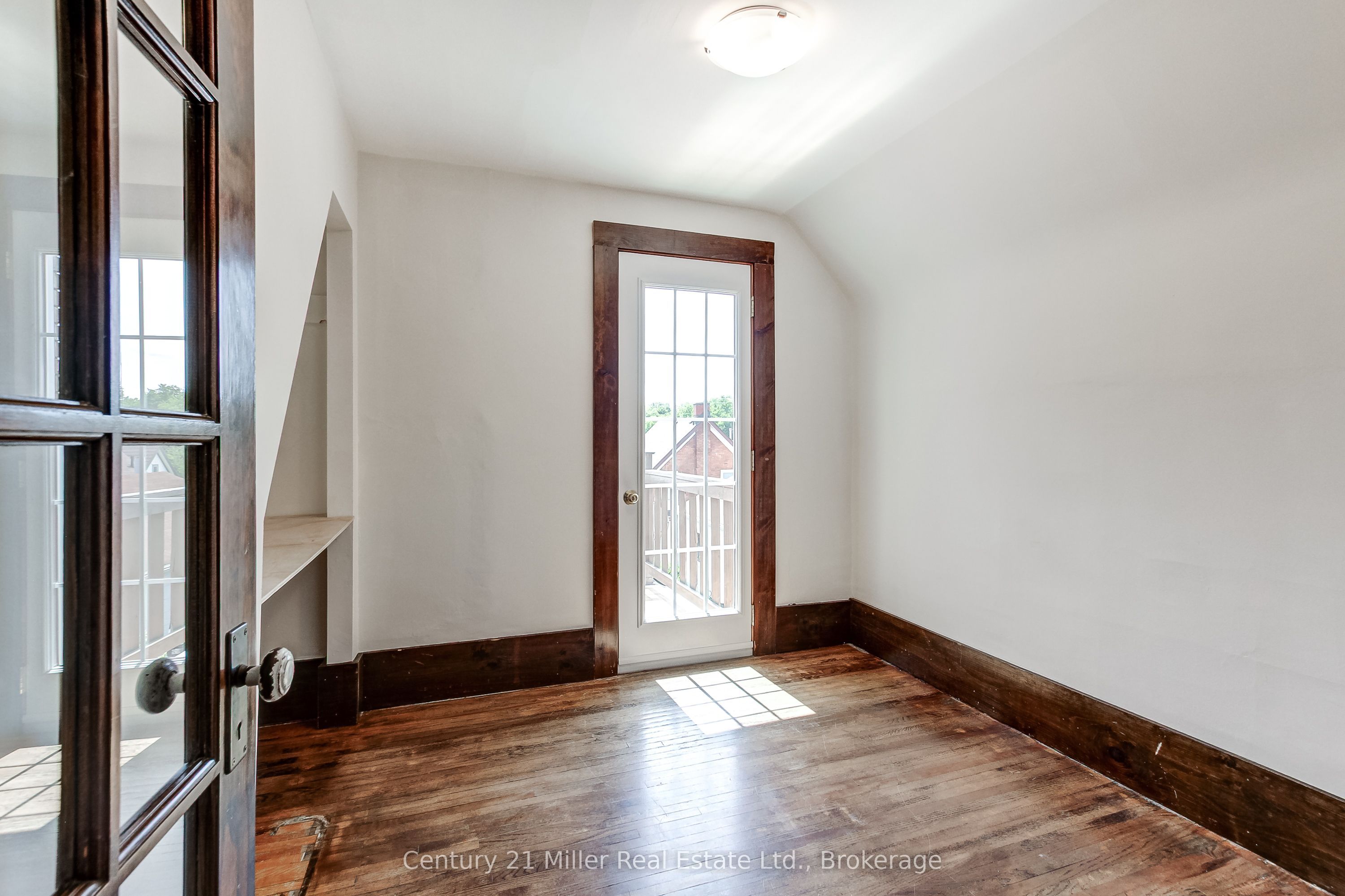 17 Whitney Place Property Photo 18