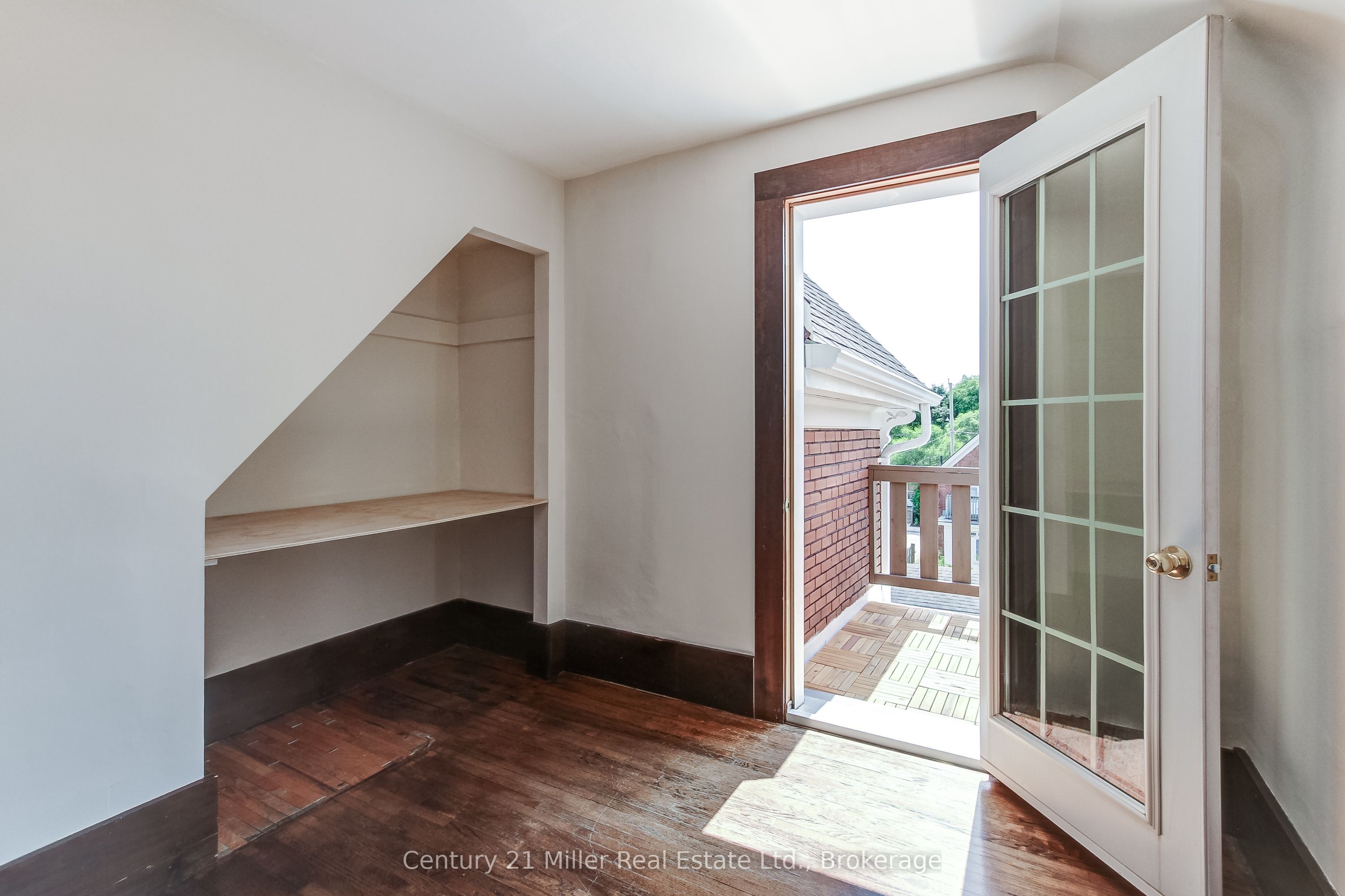 17 Whitney Place Property Photo 23