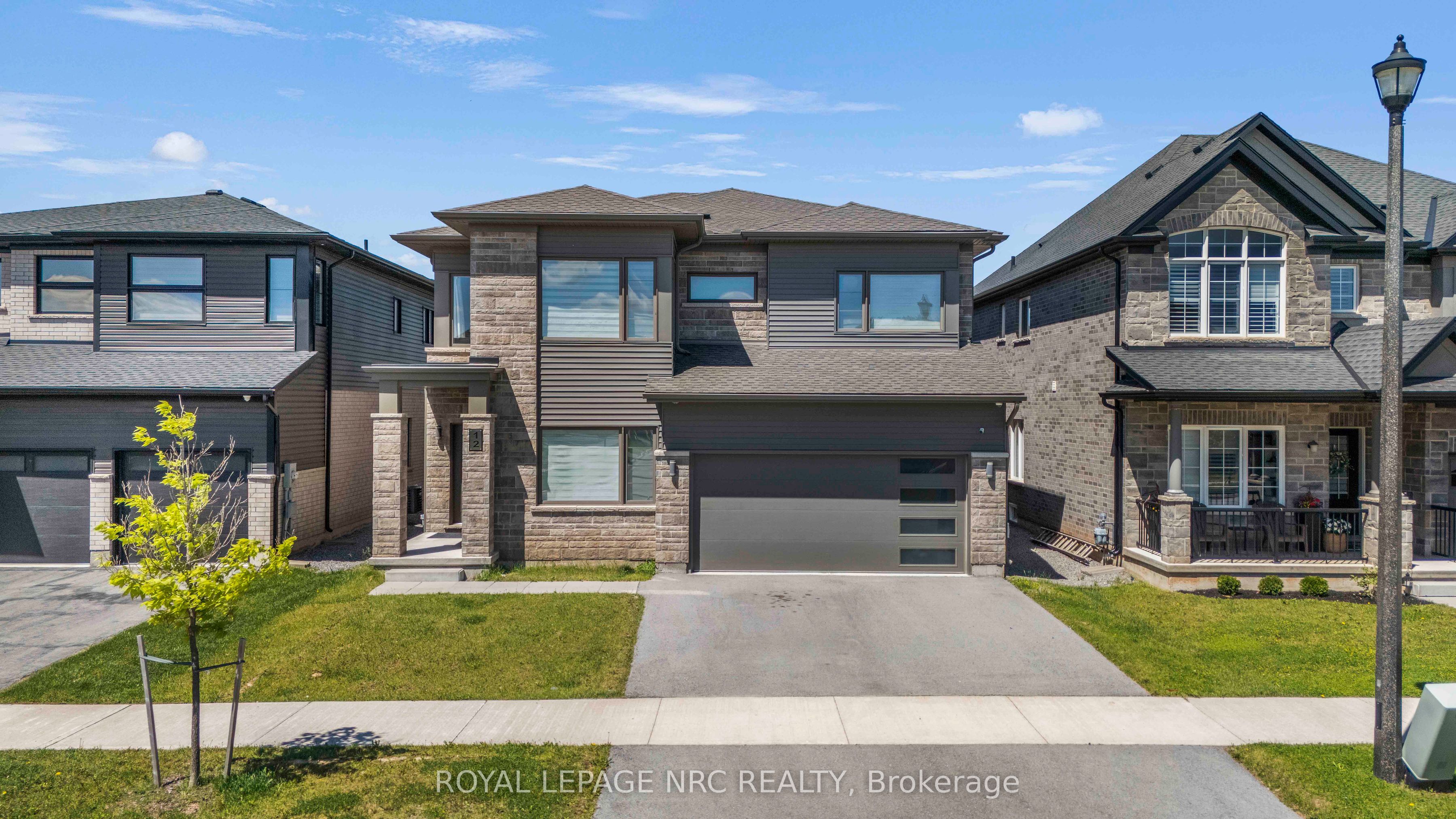 12 Swan Avenue Property Photo 1