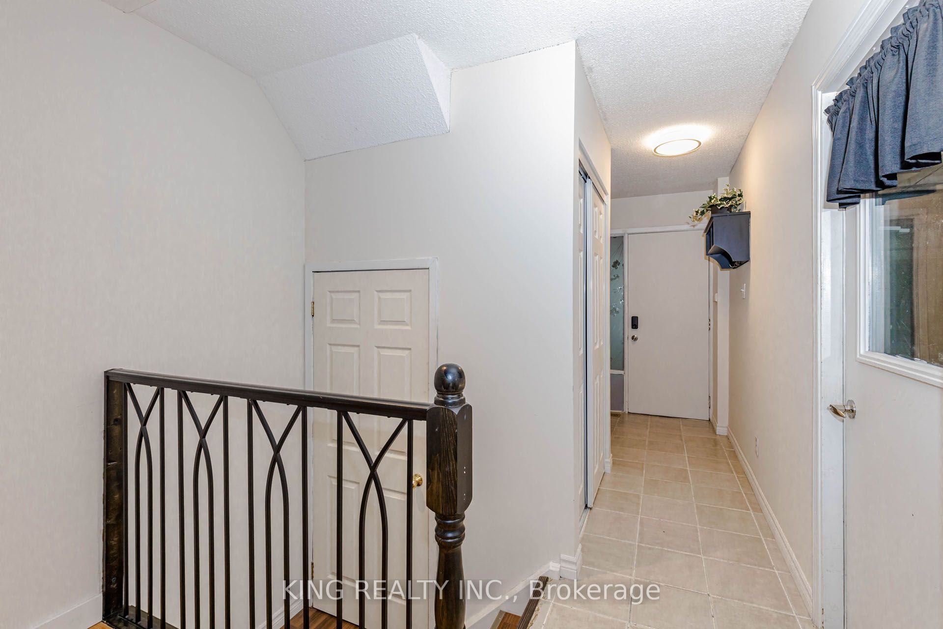 46 Cedarwoods Crescent 6 Property Photo 4